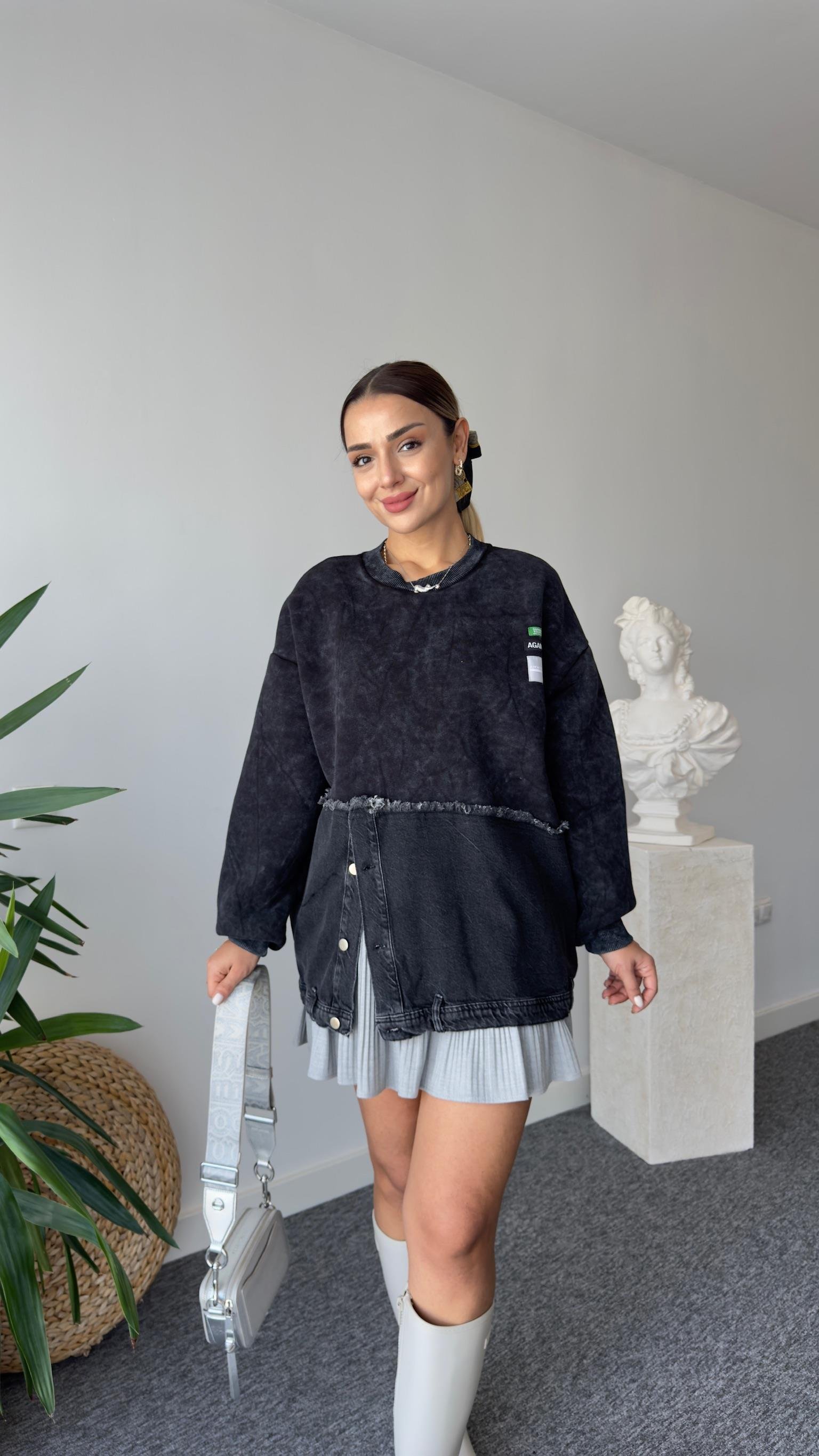 Altı Kotlu Düğme Detaylı Sweatshirt
