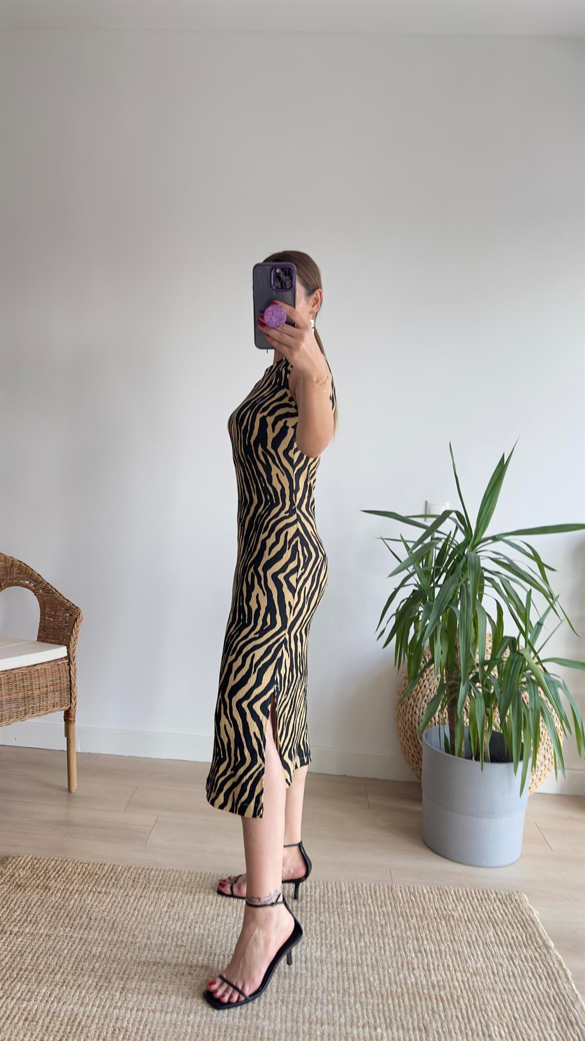 Bej Zebra Desen Yırtmaçlı Elbise