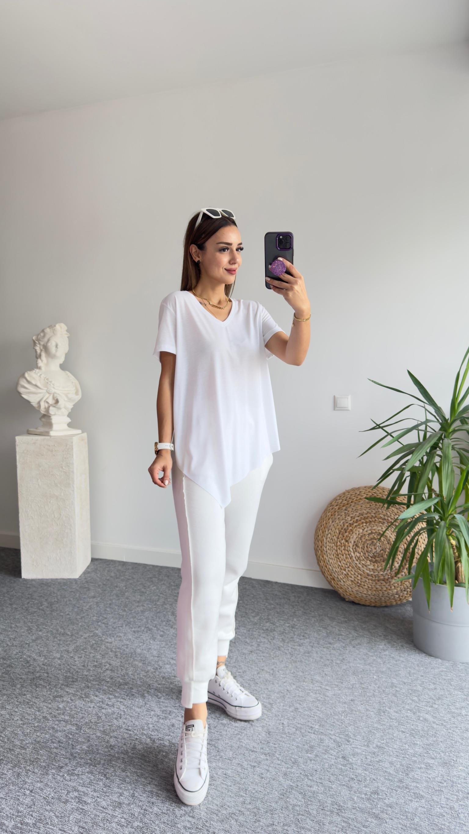 Viskon Asimetrik Beyaz V Yaka Tshirt