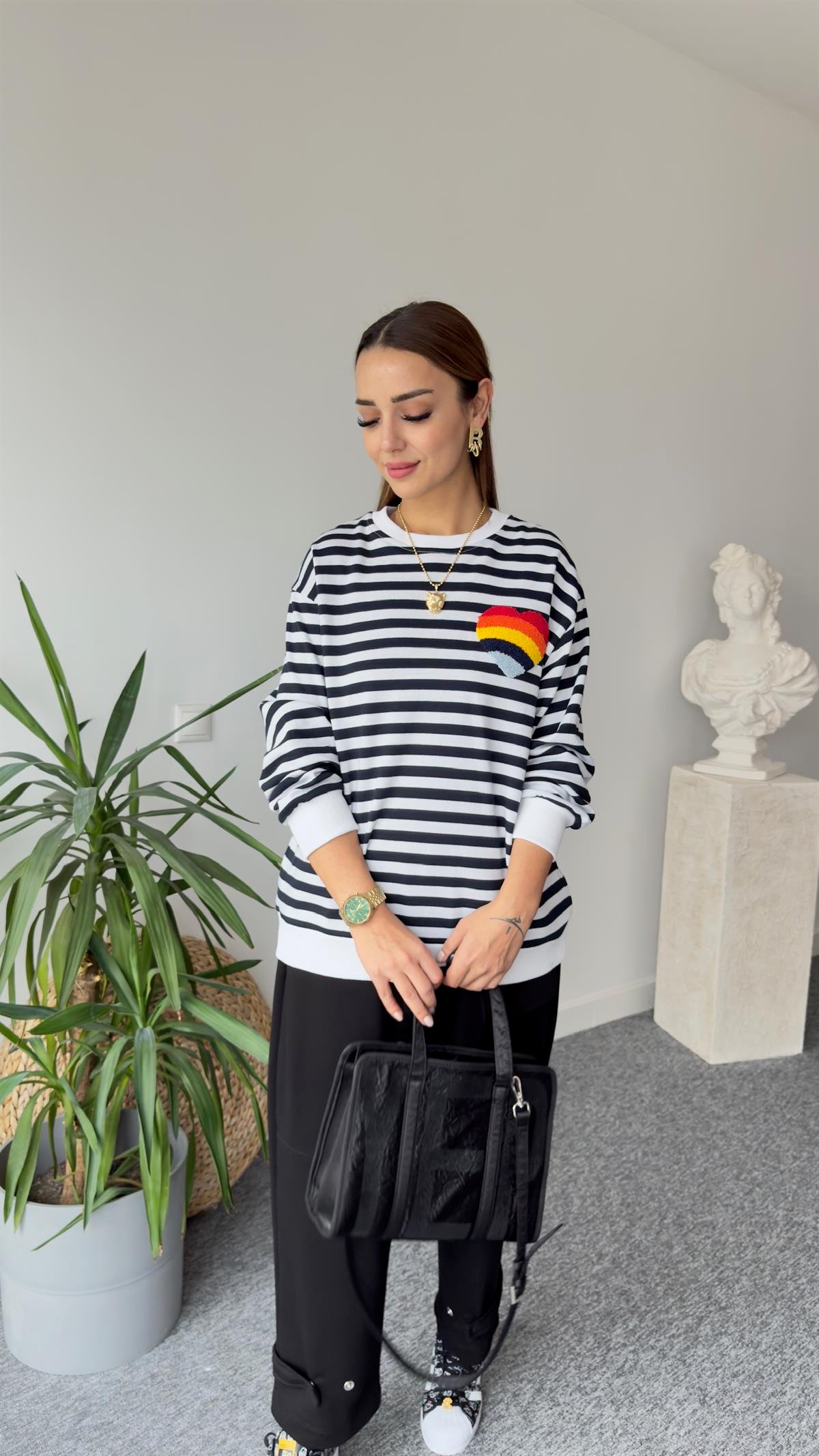 Renkli Kalp Detay Çizgili Sweatshirt