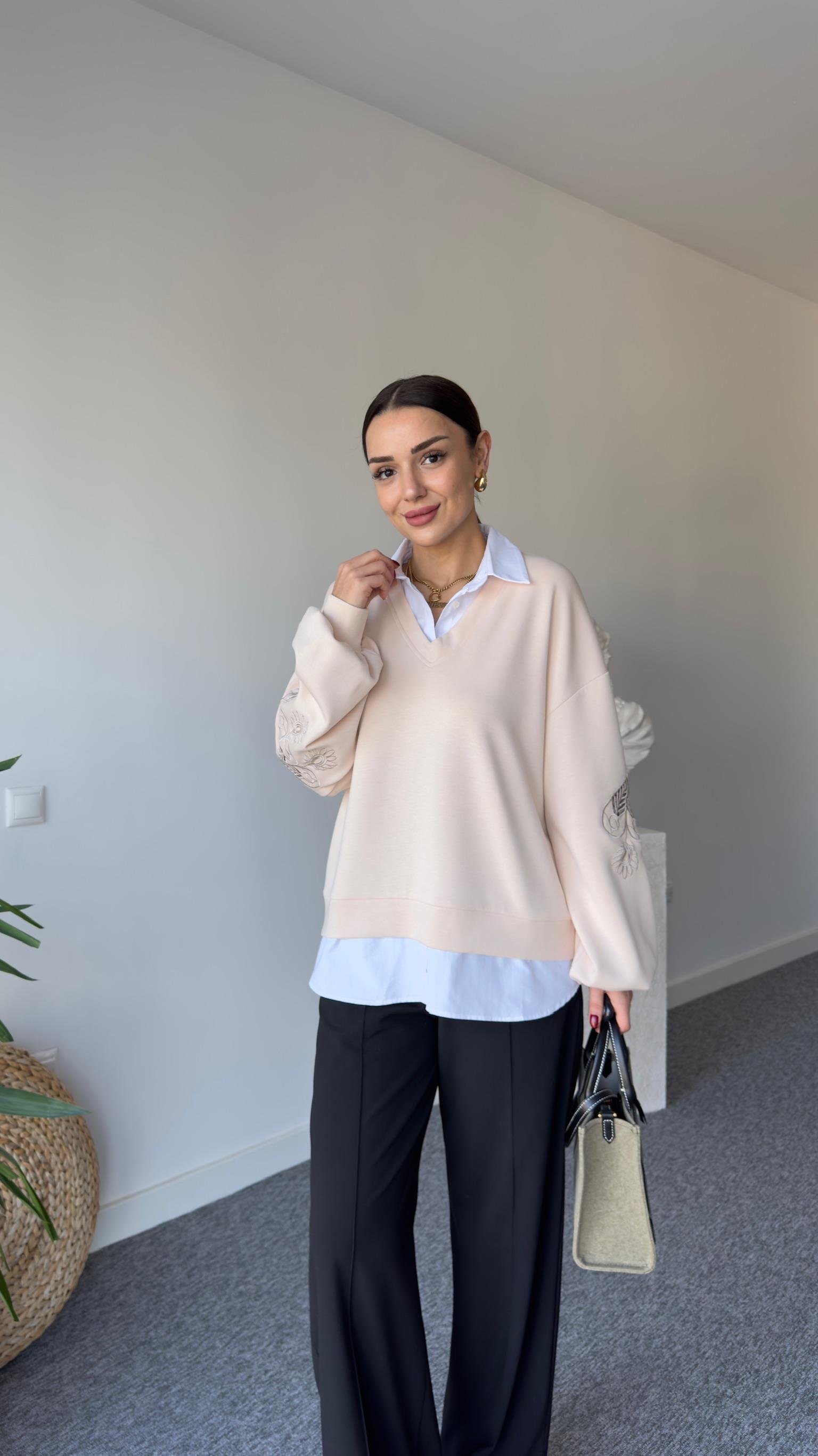 Gömlek Detaylı Kollar Aplikeli Bej Modal Sweat