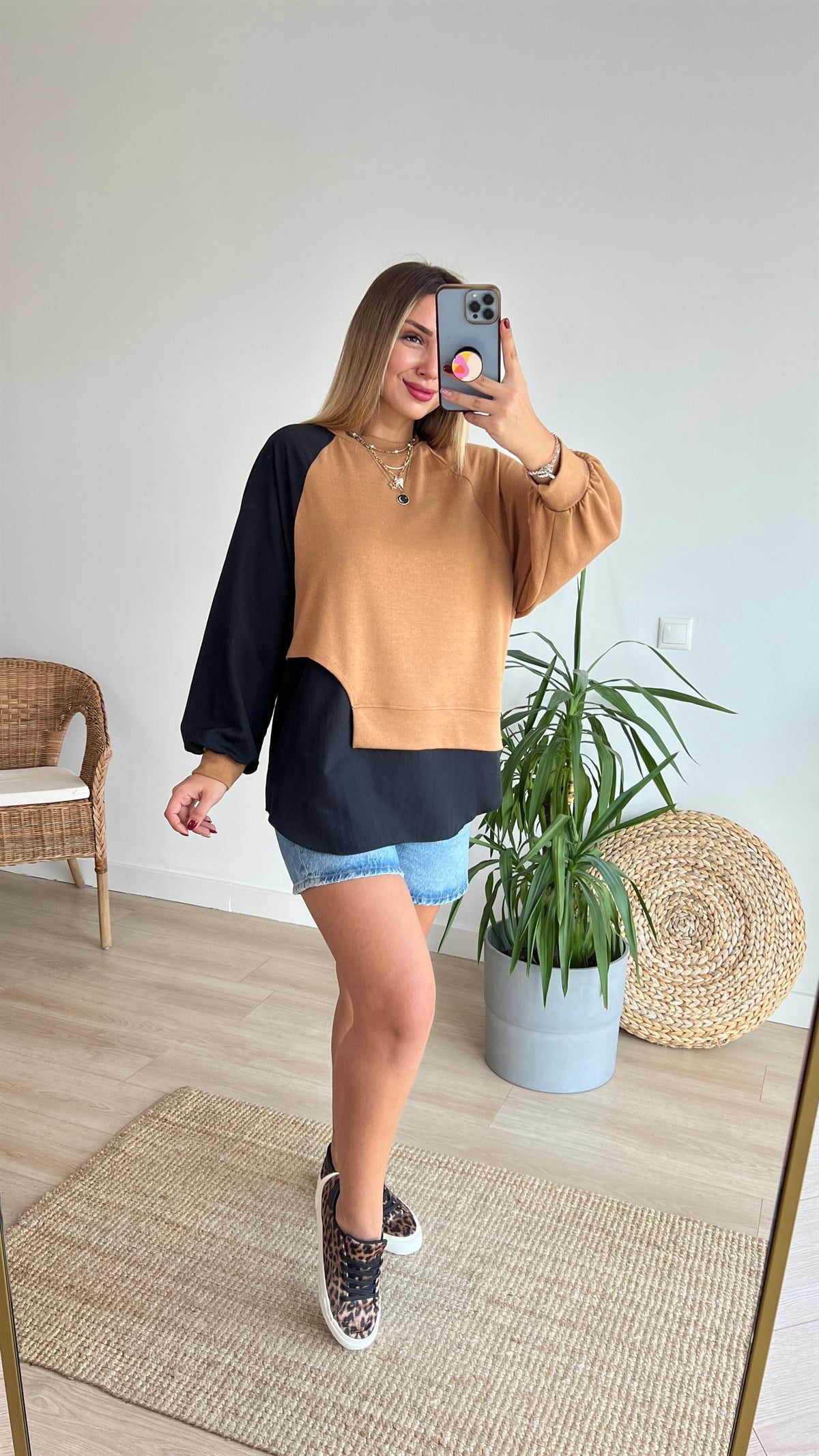 Gömlek Detaylı Camel Triko