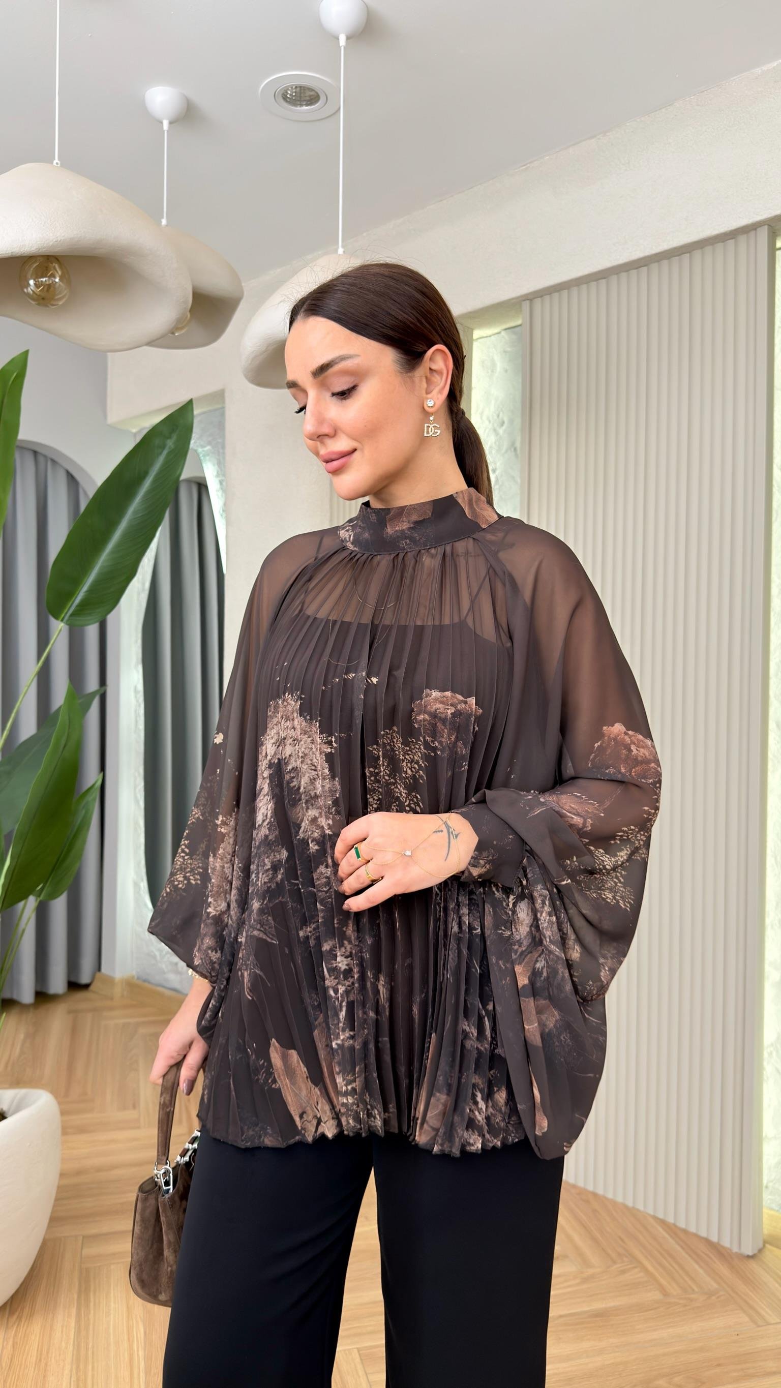 Louje Yarasa Kol Desenli Şifon Bluz