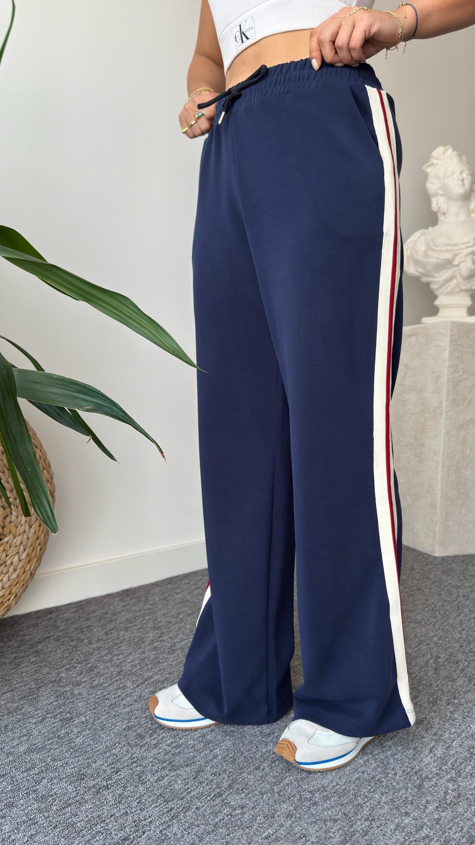 Leise Taş Detaylı Premium Modal Takım