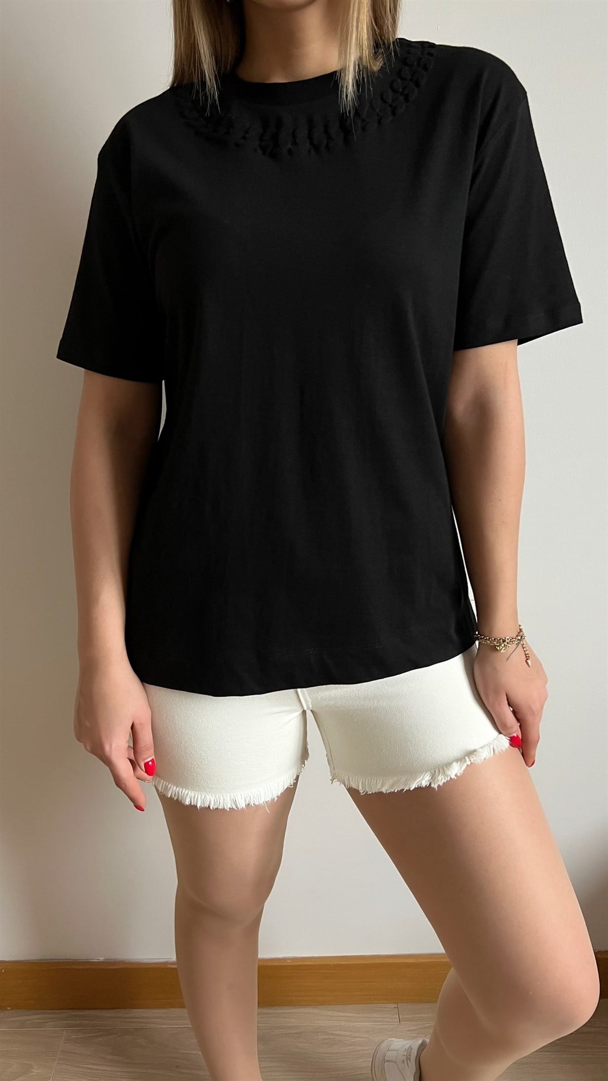 İpekyol Model Kabartmalı Siyah Tshirt
