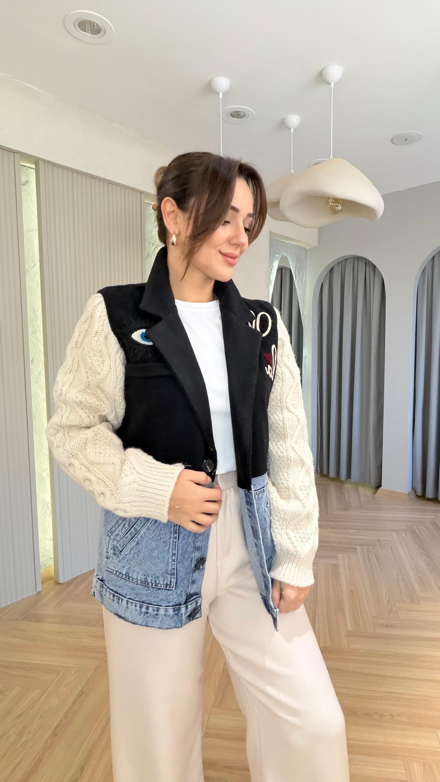 İthal Kollar Triko Detaylı İşlemeli Blazer Ceket