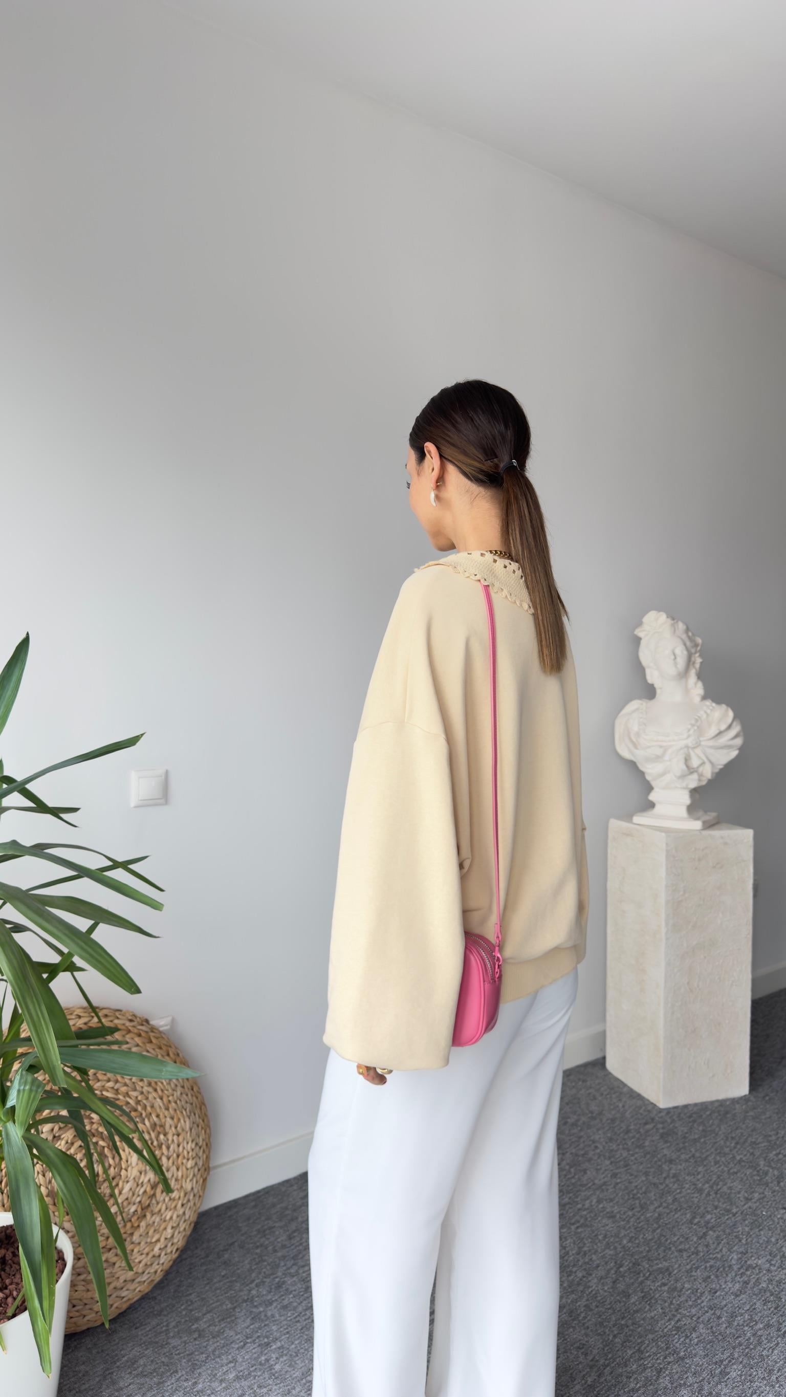 Magaret Yaka Dantel Detaylı Sweatshirt