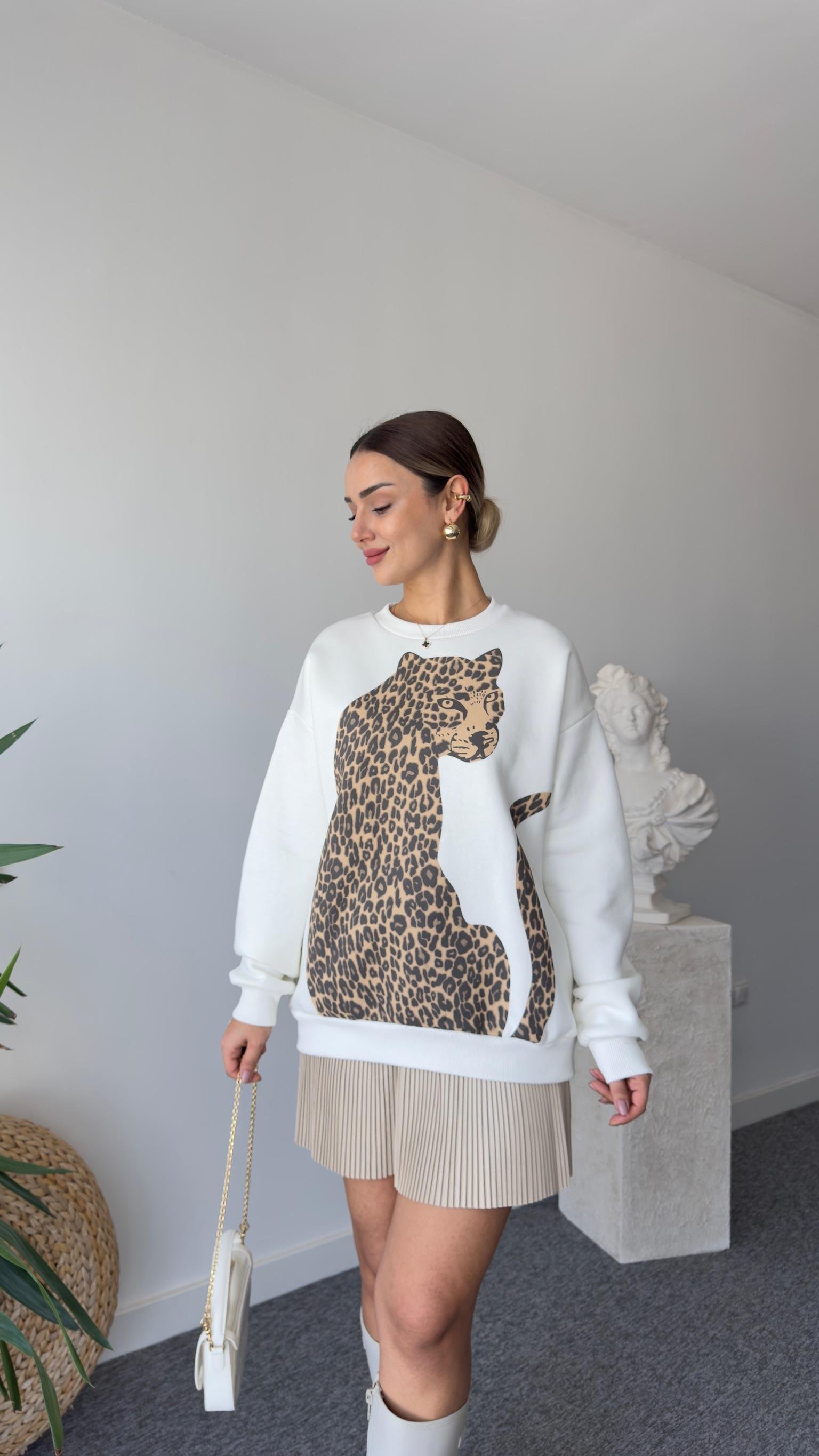 Aster Önü Kaplan Baskılı Sweatshirt