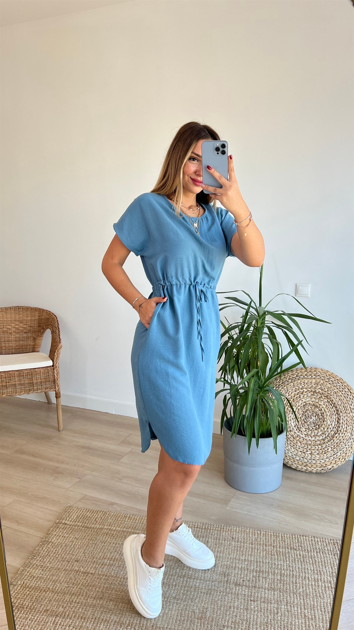 Cepli Büzgü Detaylı Mavi Basic Elbise 