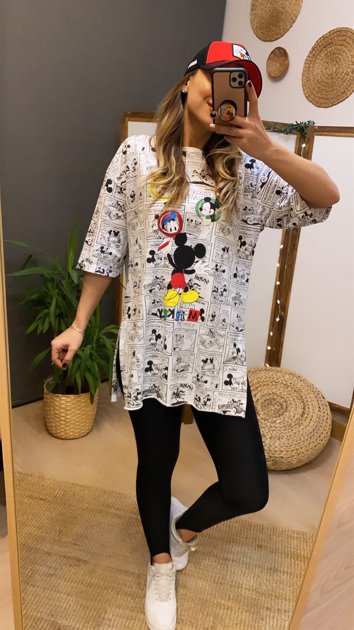 Yanları Yırtmaçlı Mickey Tshirt