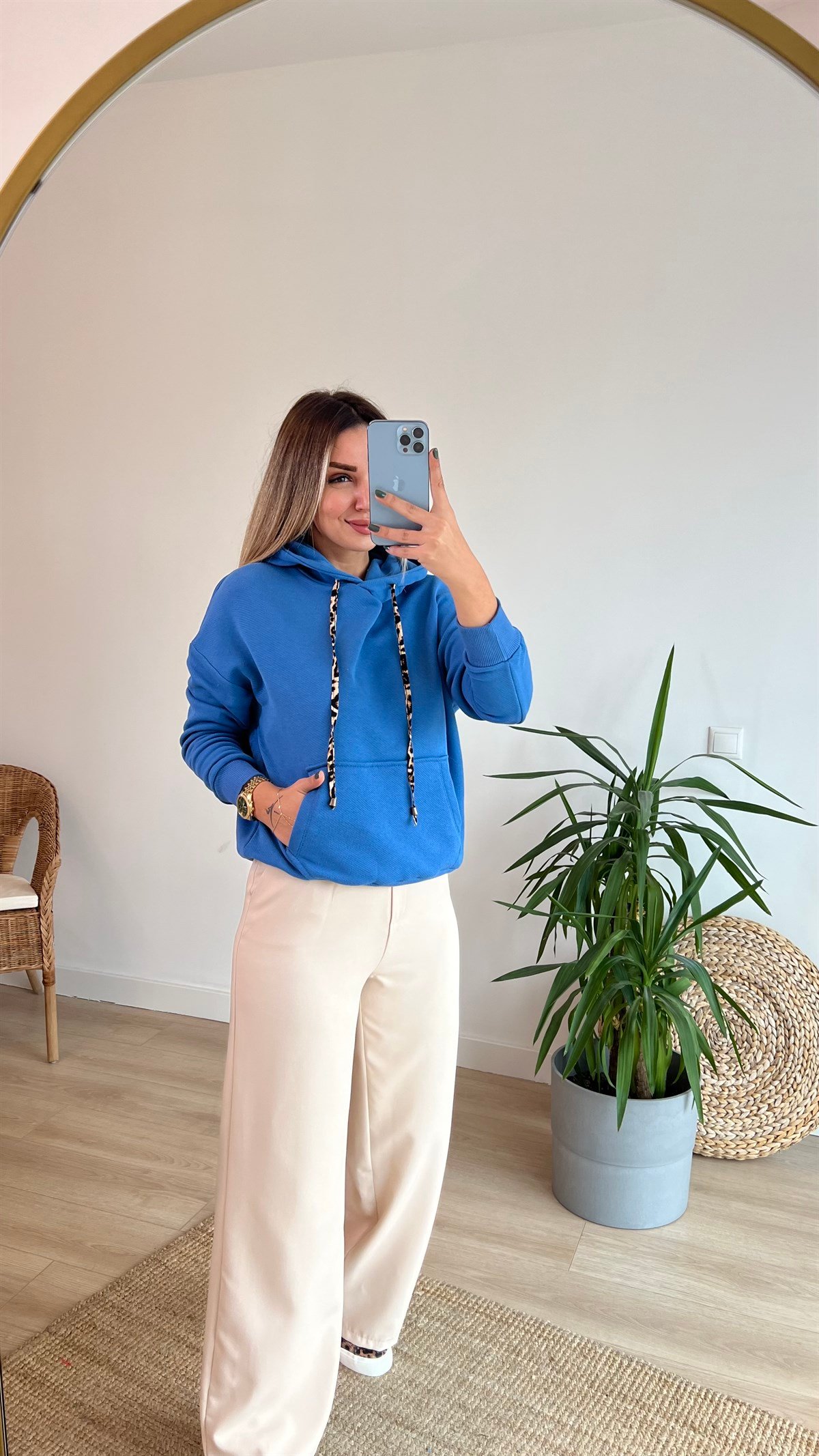 Sırtı Leopar Detay Kapüşonlu Mavi Sweatshirt