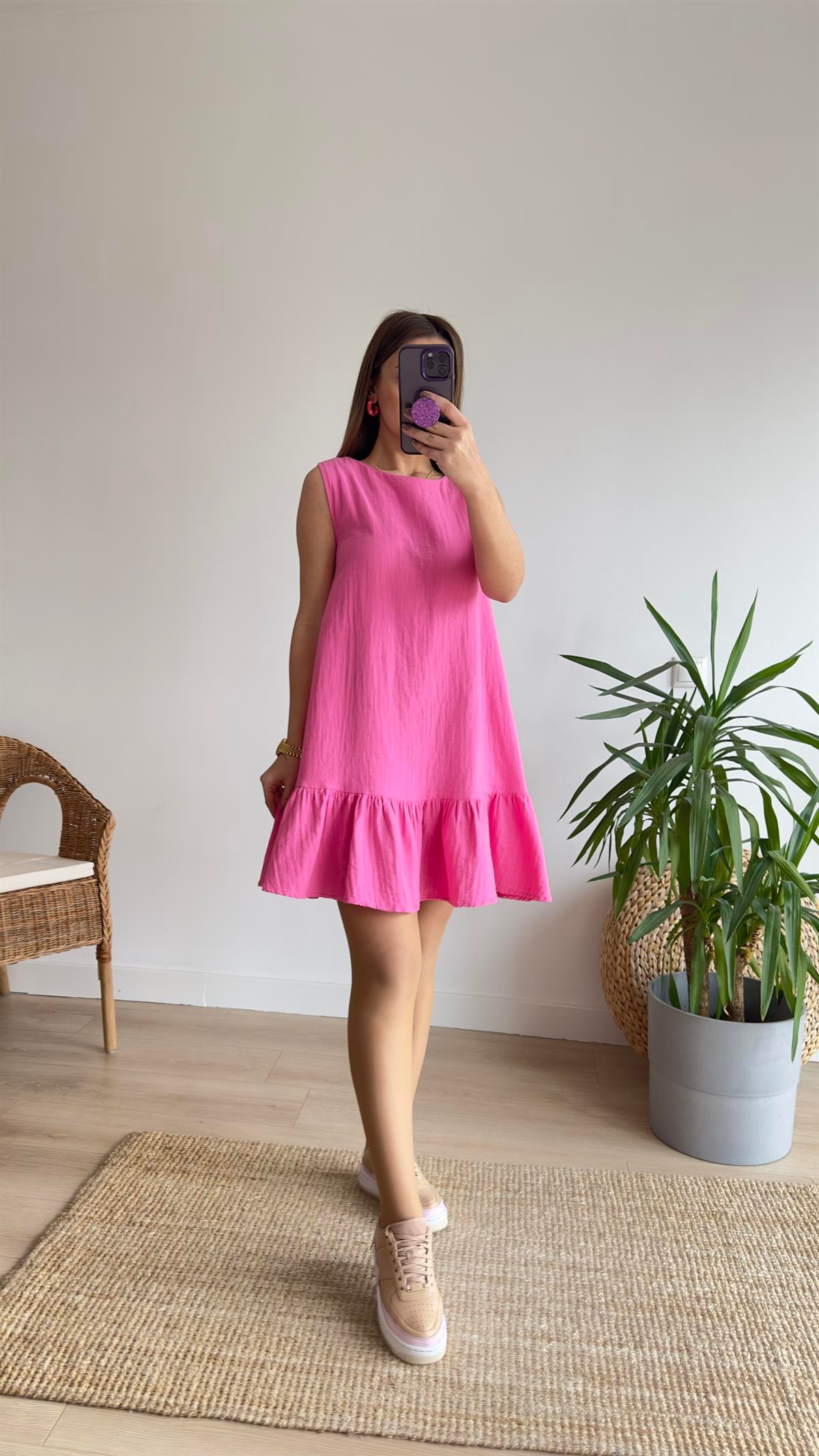 Eteği Fırfırlı Pembe Keten Elbise 