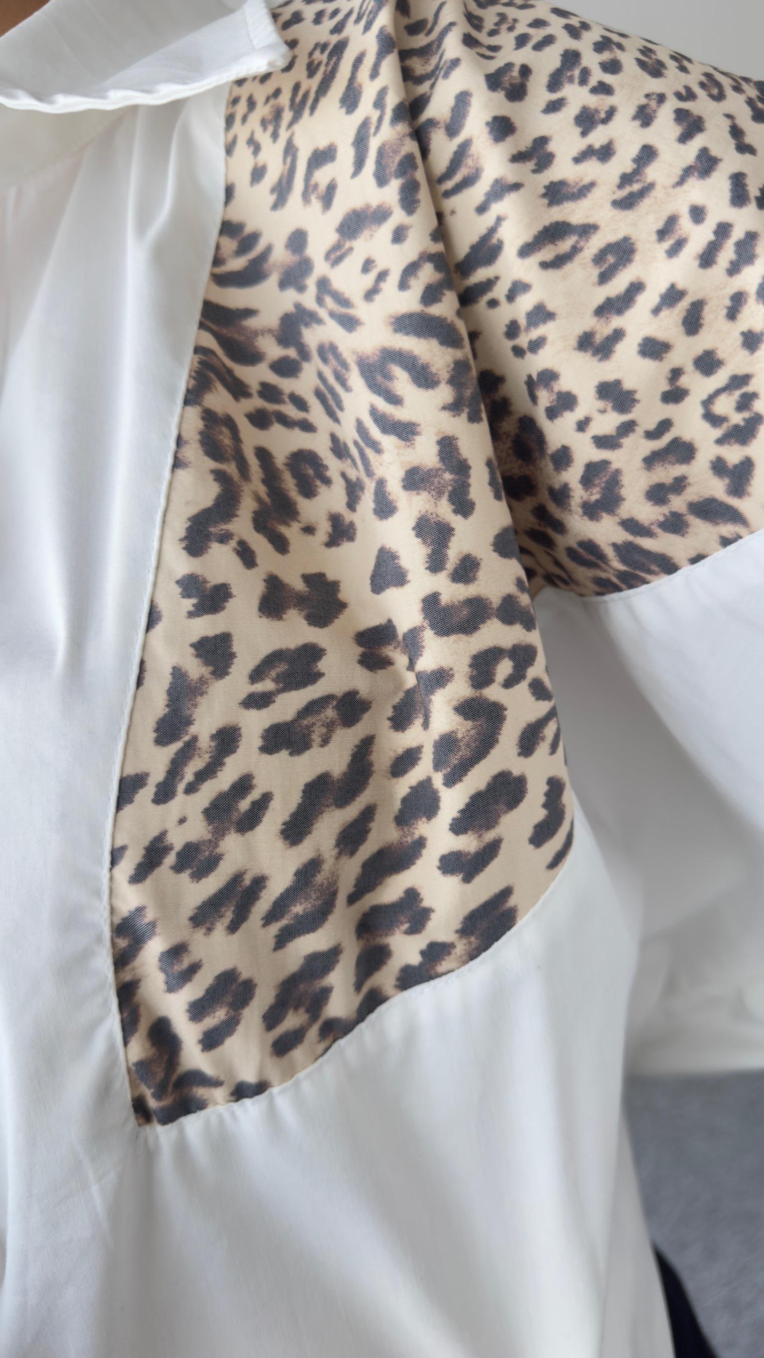 Ophe Leopar Detaylı Beyaz Gömlek