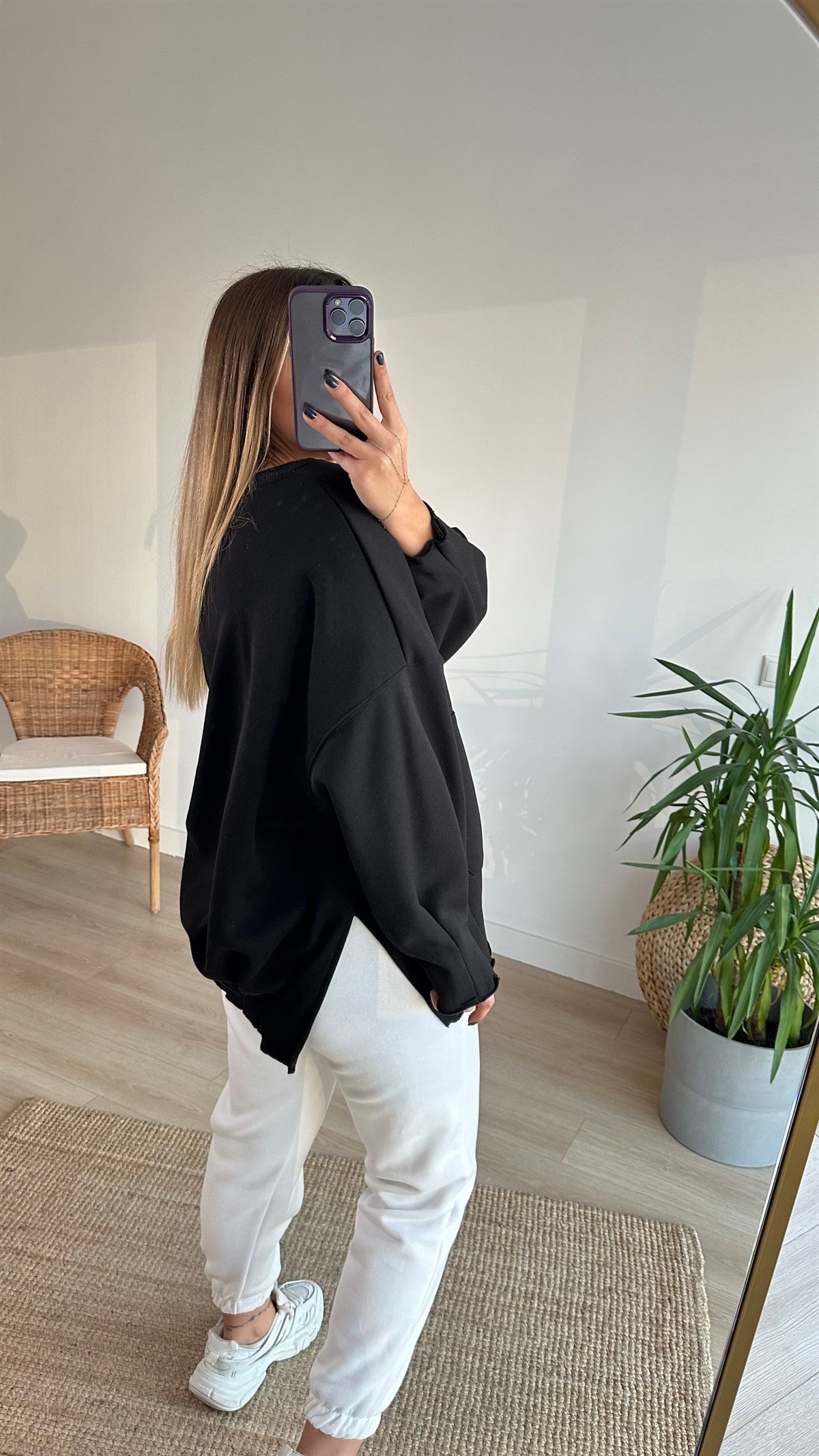 Pileli Yanları Yırtmaçlı Siyah Sweat