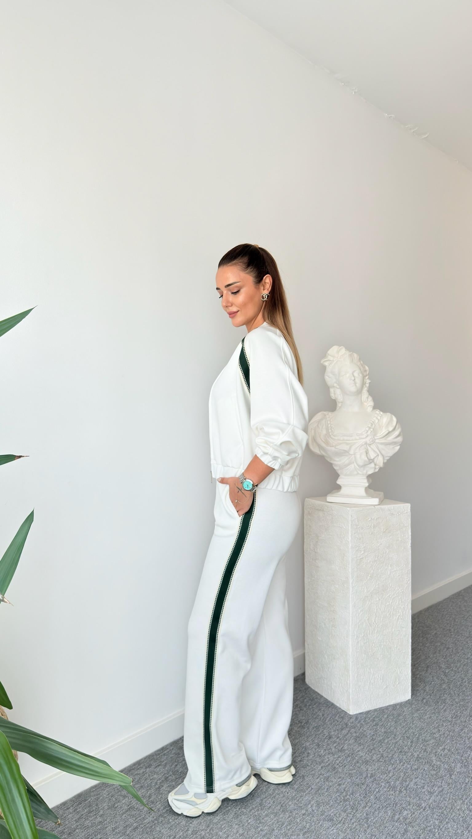 Beyaz Oys Model Şerit Detaylı Modal Takım
