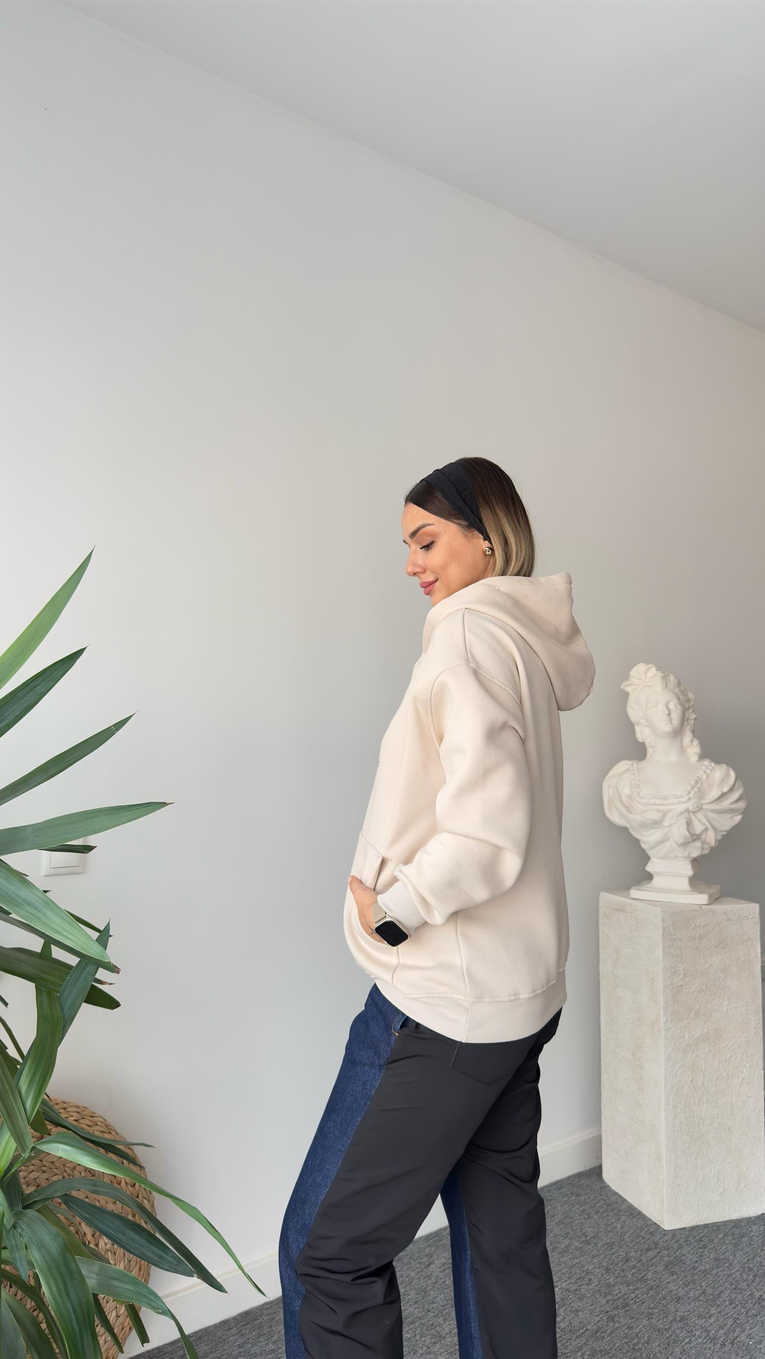 Bej Lisa Ayıcık İşlemeli Sweatshirt