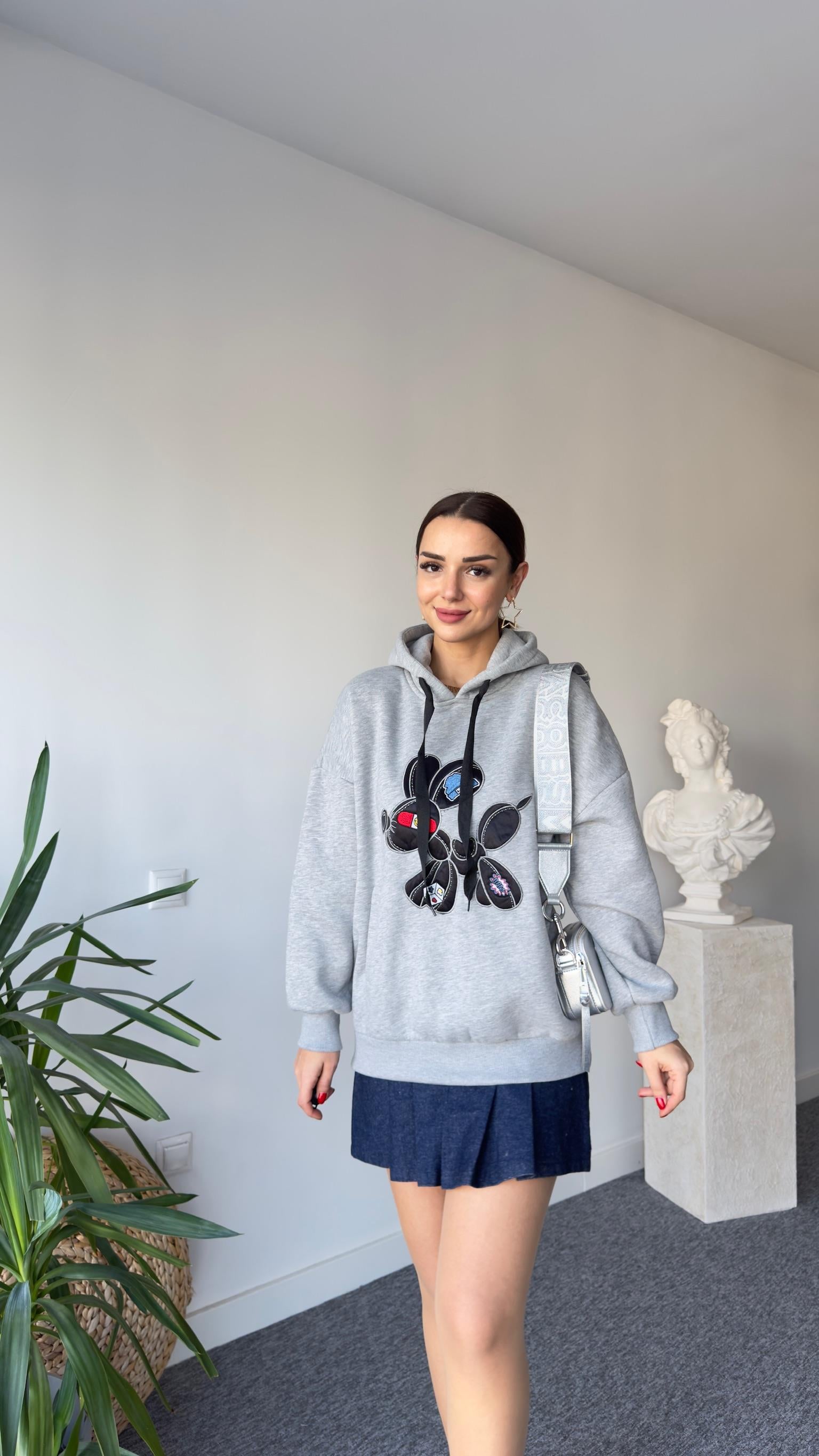 Tws Model Önü İşlemeli Şardonlu Gri Sweat