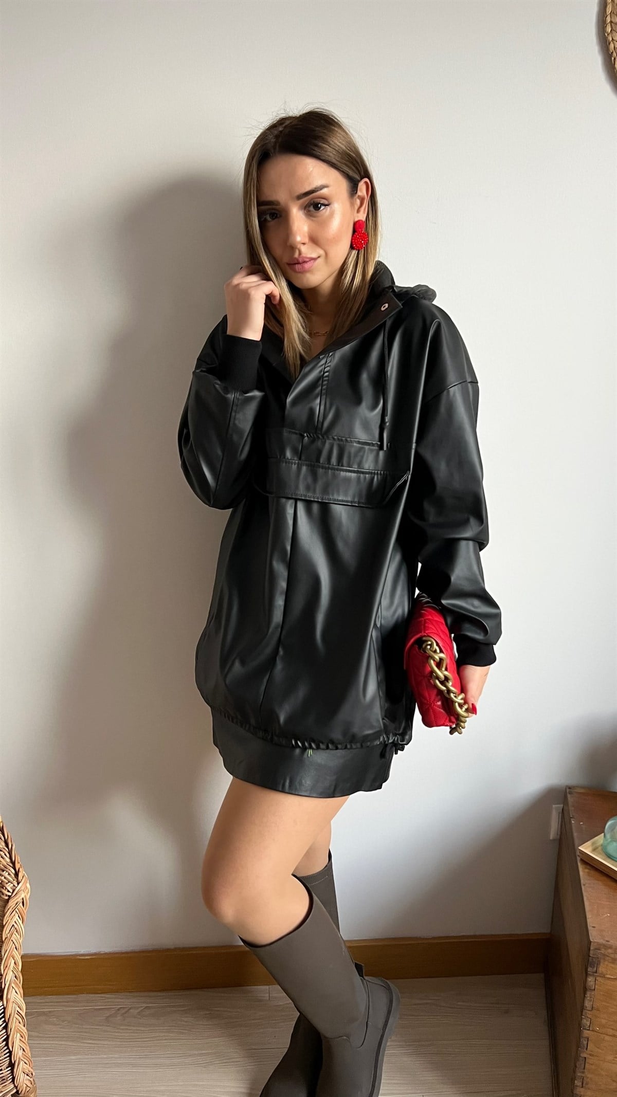 Kanguru Cep Mevsimlik Tasarım Suni Deri Sweatshirt