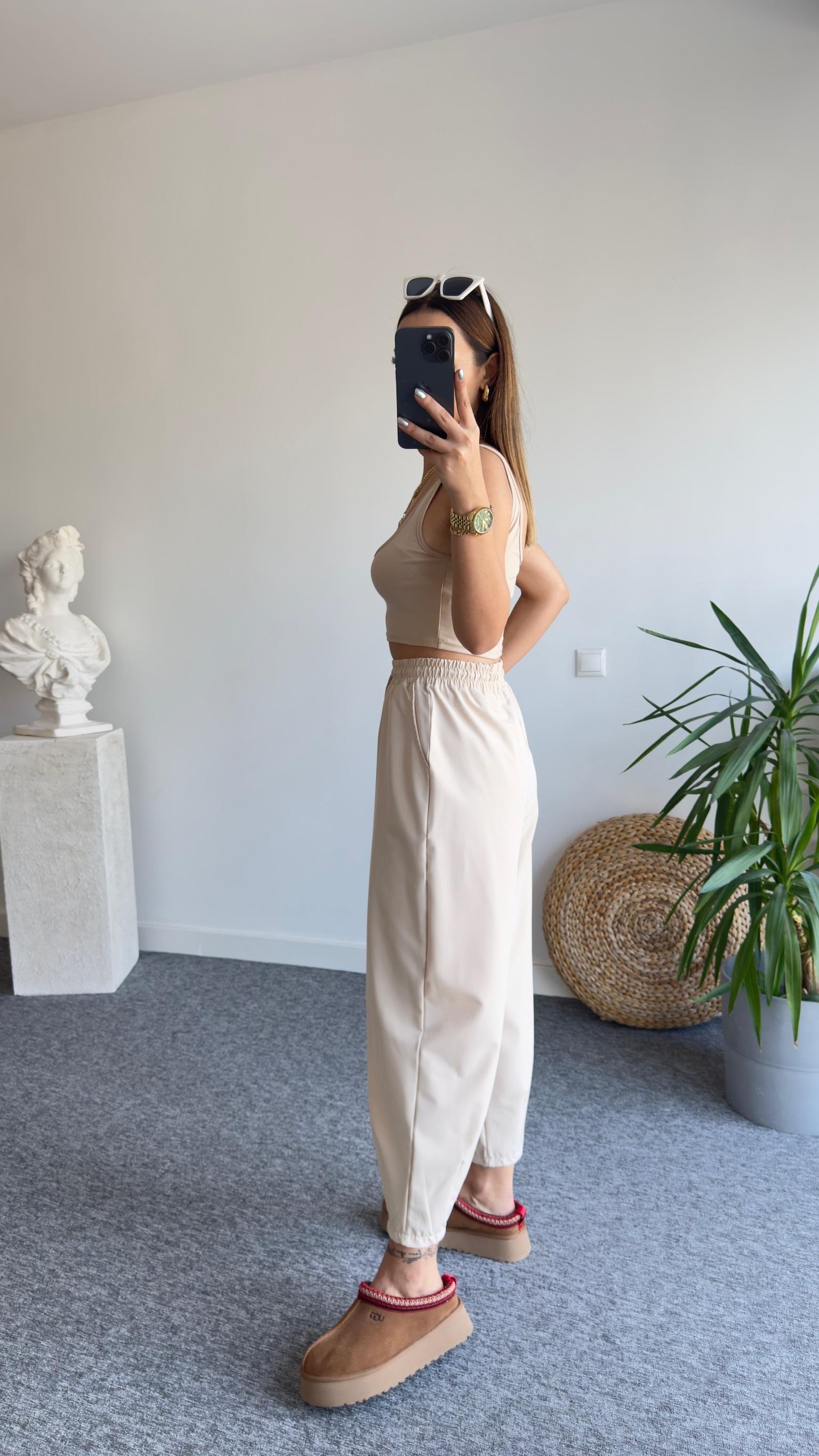 Fley Paçası Pensli Bej Pantolon