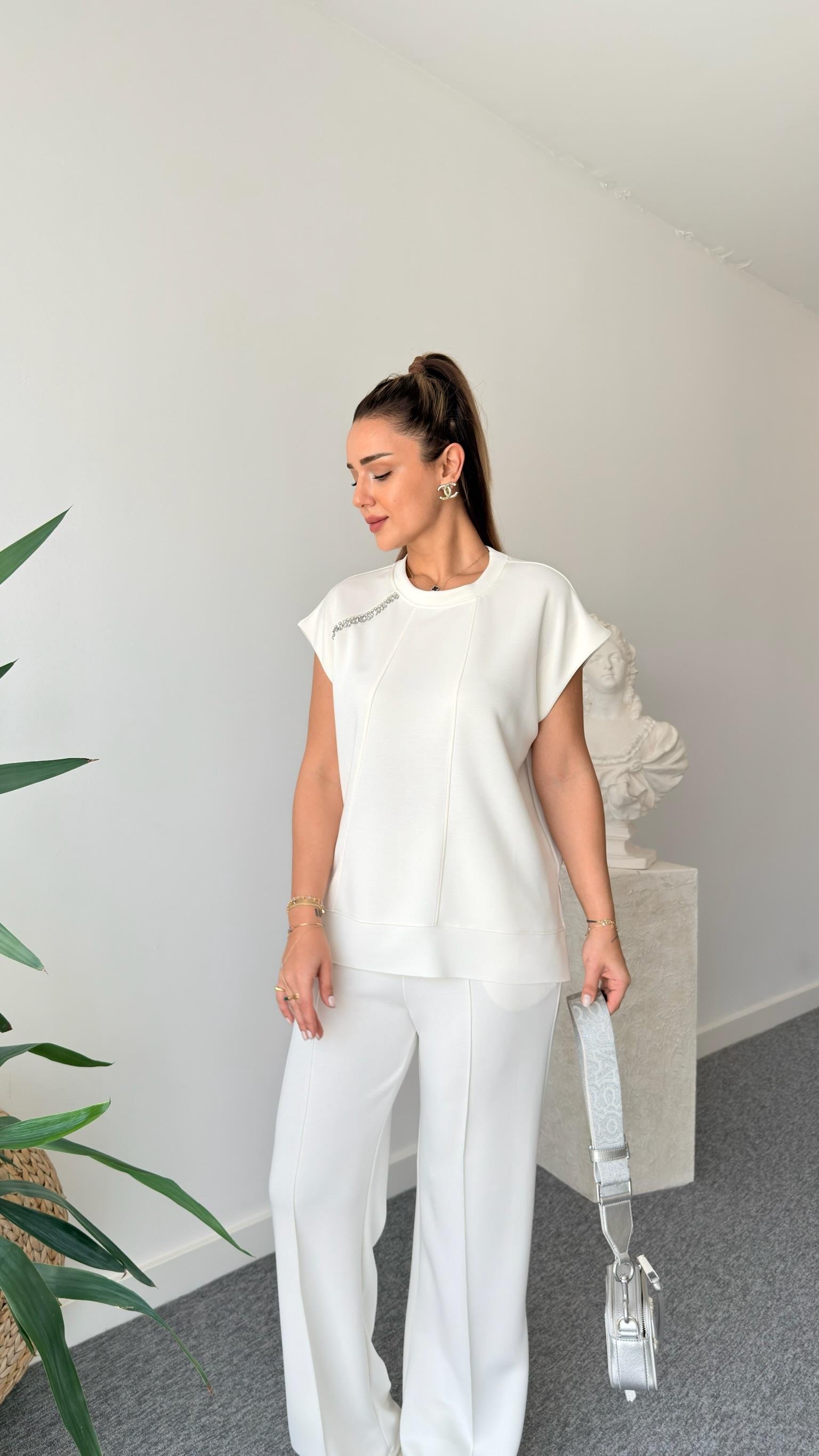 Beyaz Waid Taş Detaylı Modal Takım