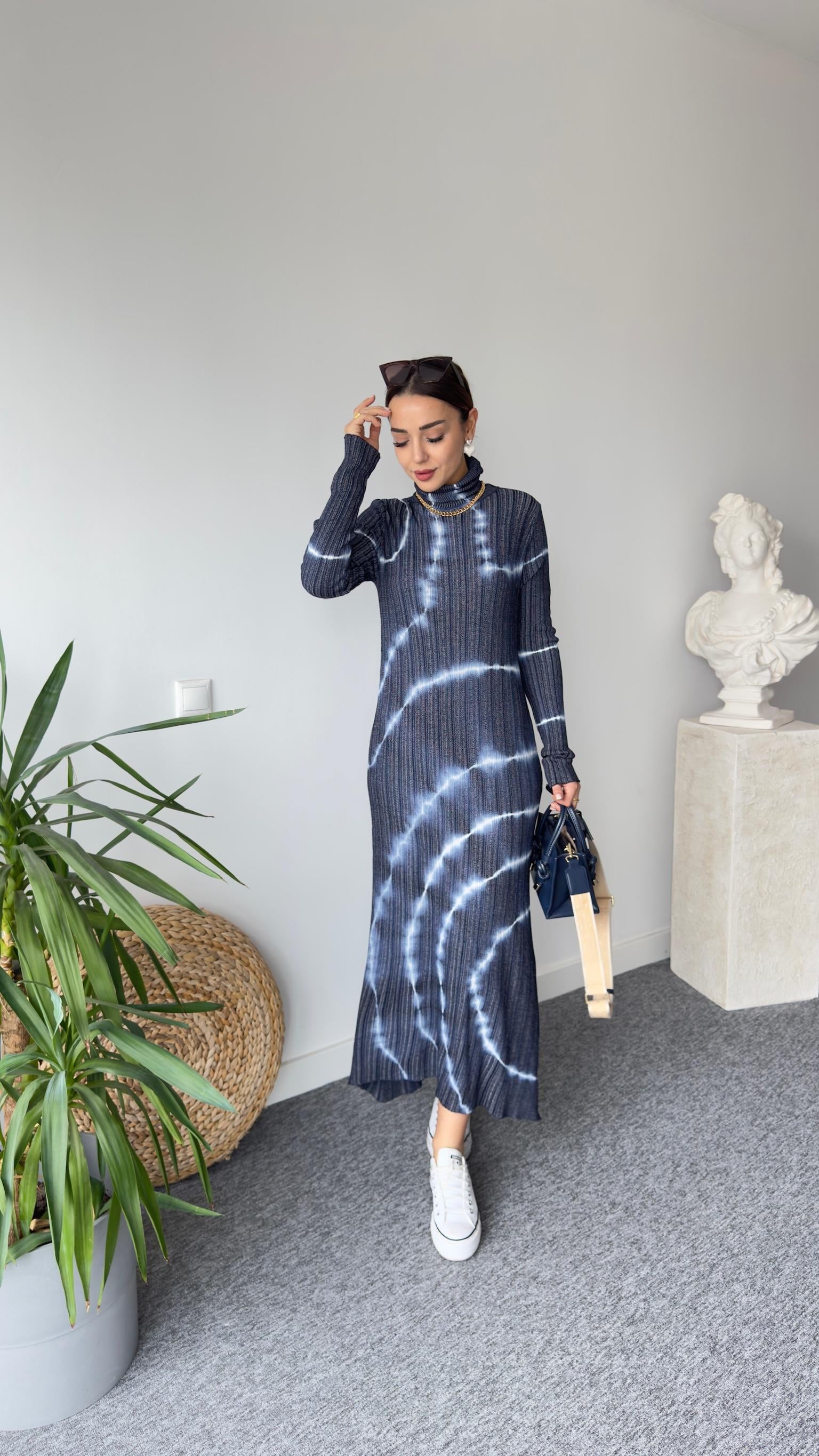 Batik Desenli Laci Triko Elbise 