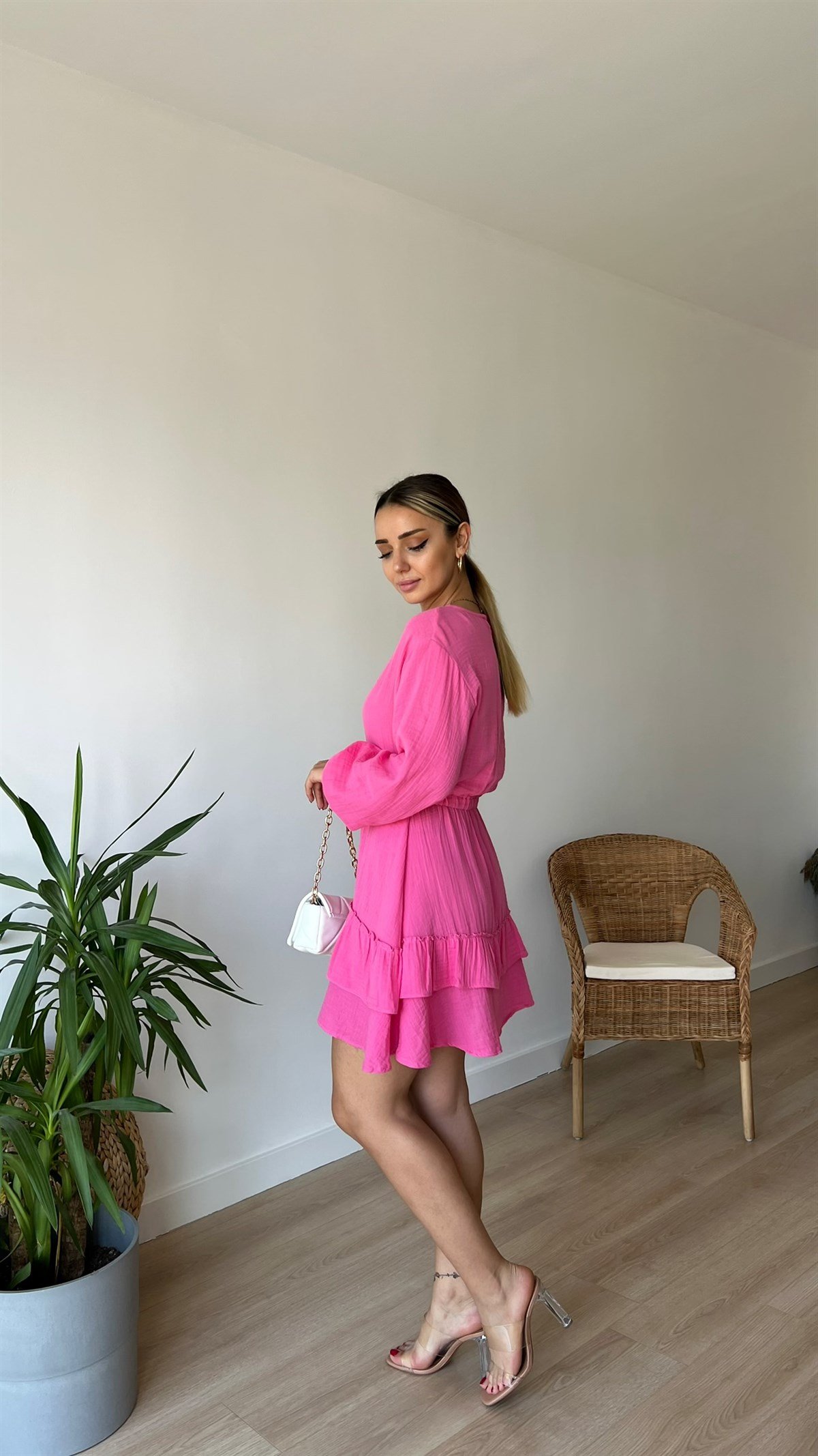 Etek Ucu Volanlı Pembe Keten Elbise