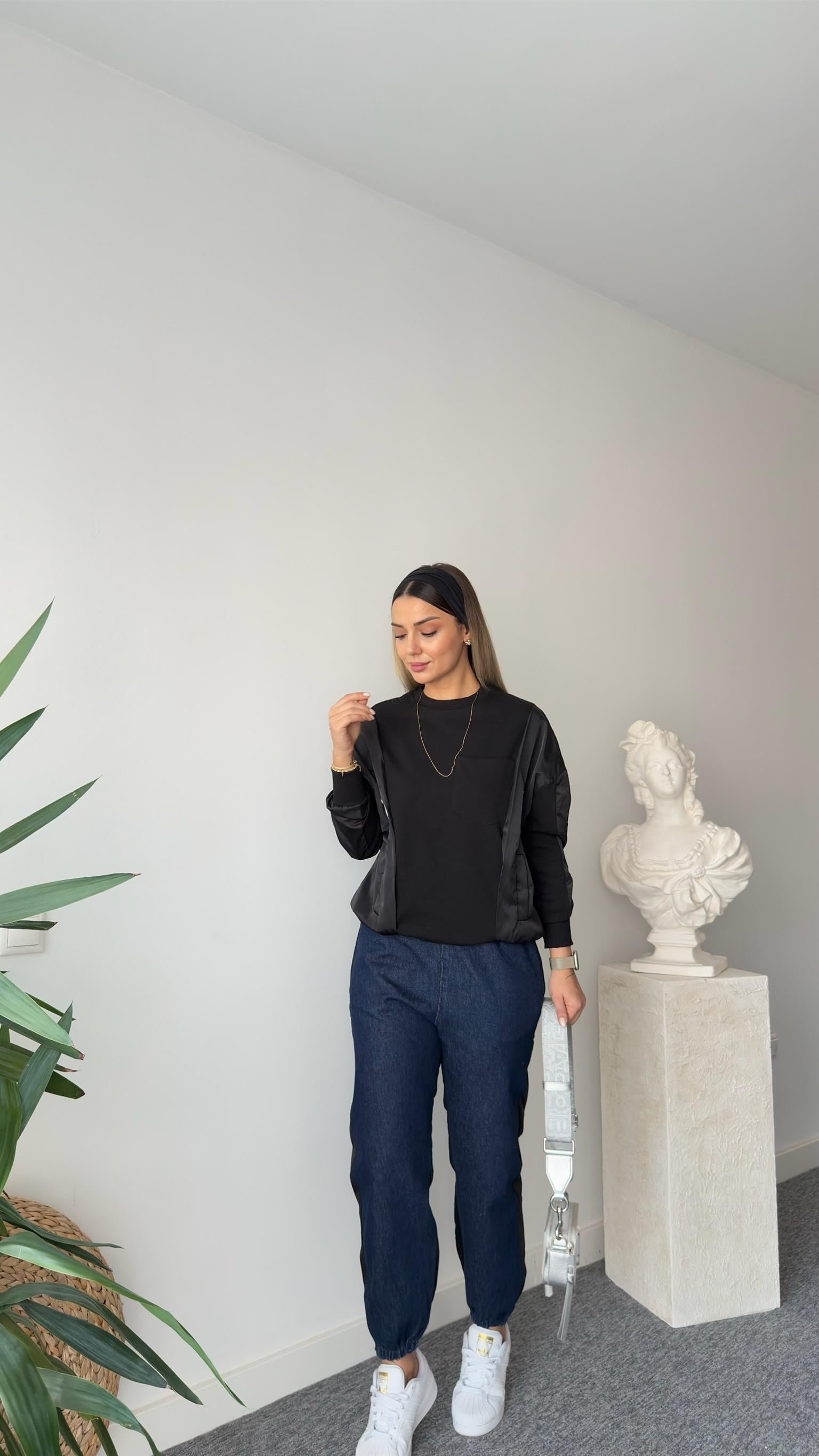 Siyah Pietra Paraşüt Garnili Sweat