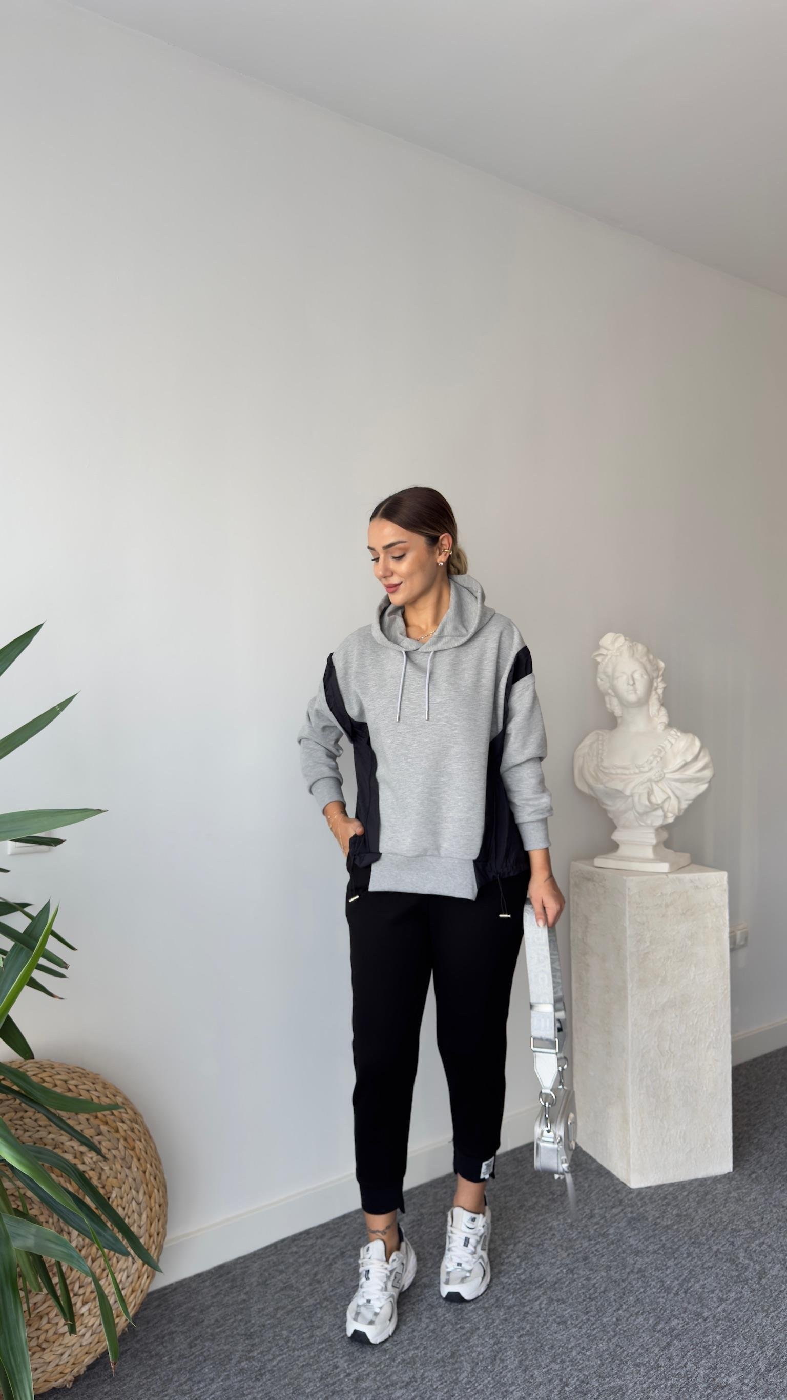 Fayra Siyah Paraşüt Detaylı Gri Sweatshirt