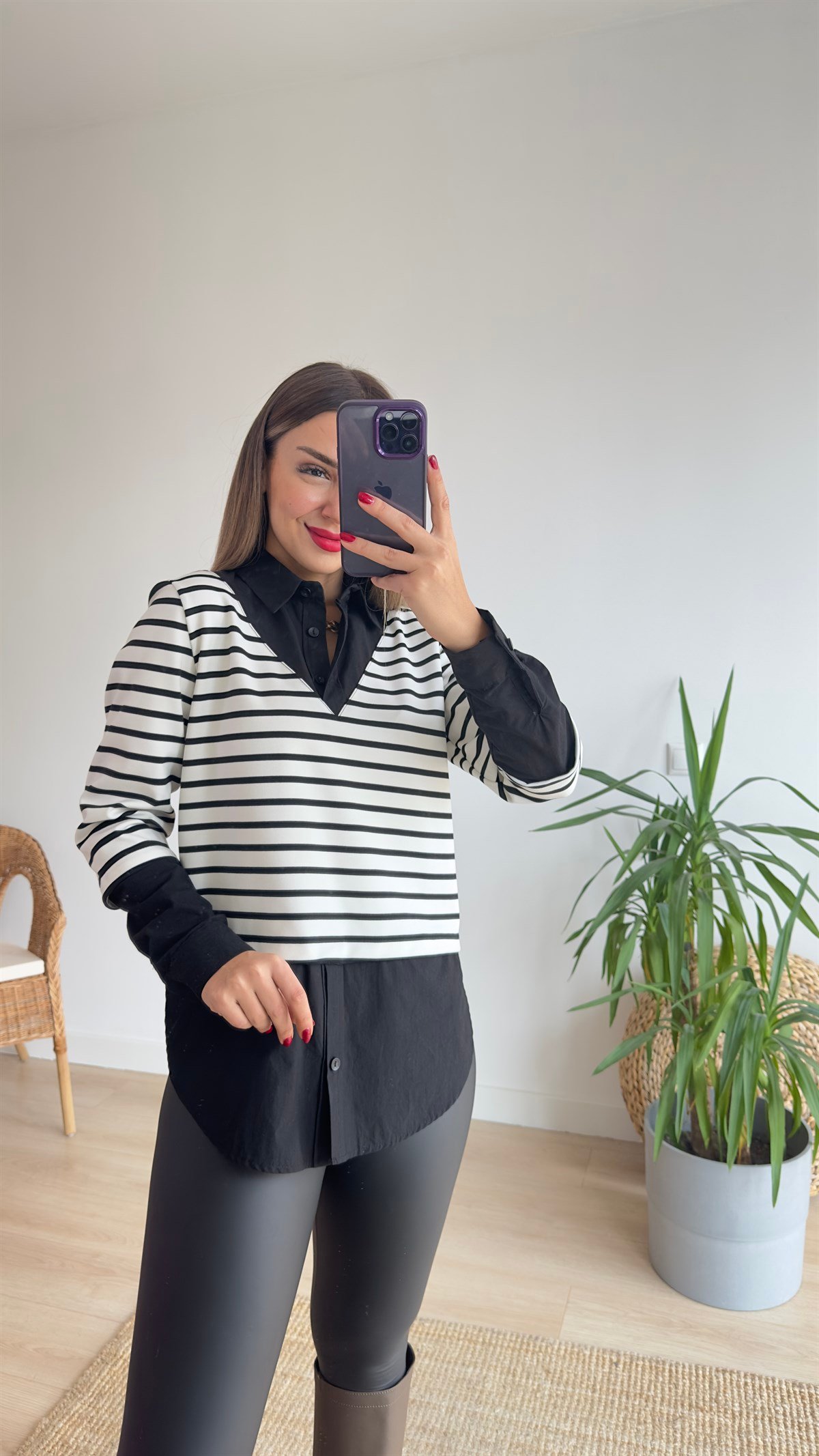 Siyah Gömlek Detaylı Çizgili Sweat