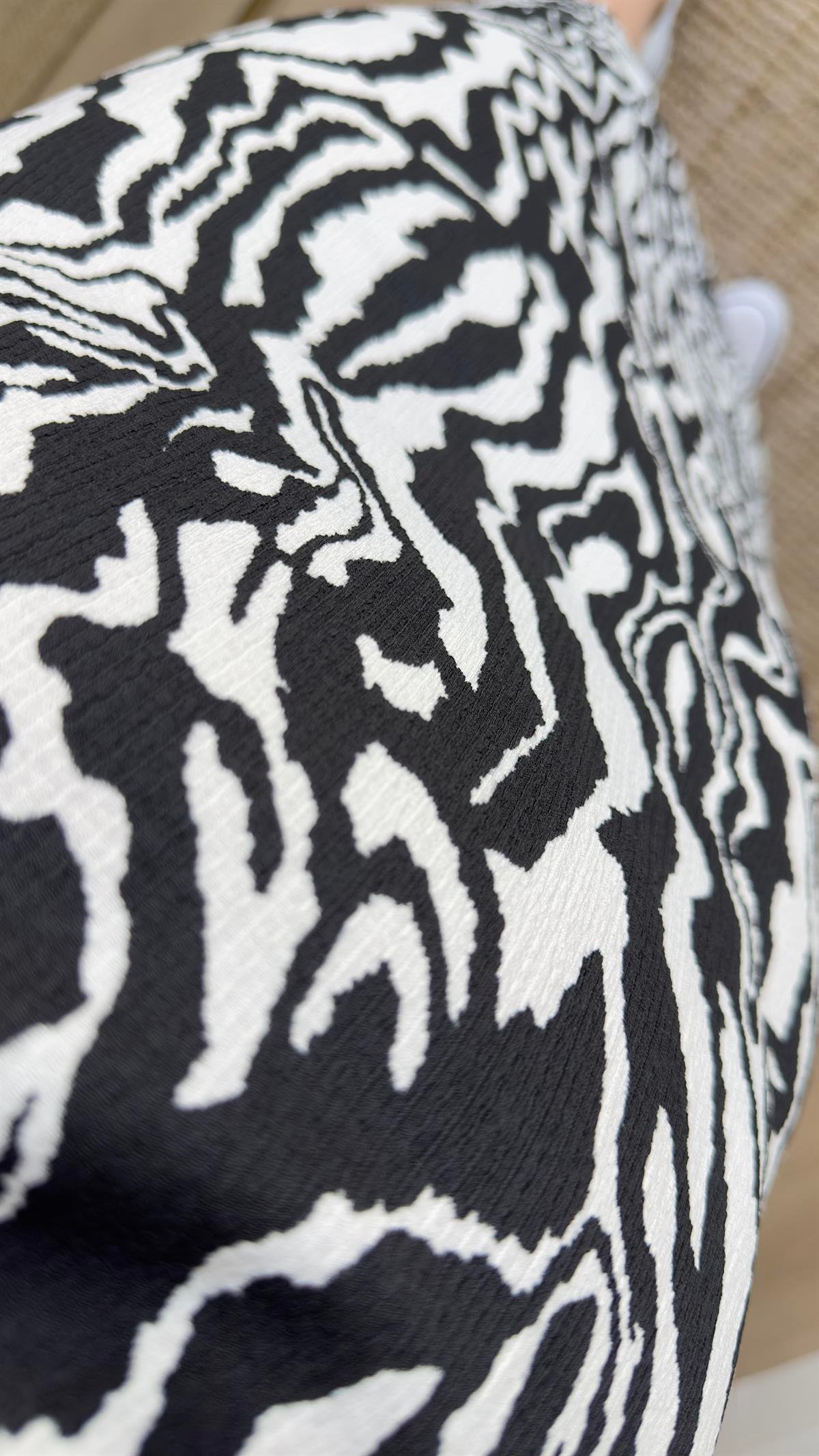 Belis Zebra Desen Yırtmaçlı Elbise 