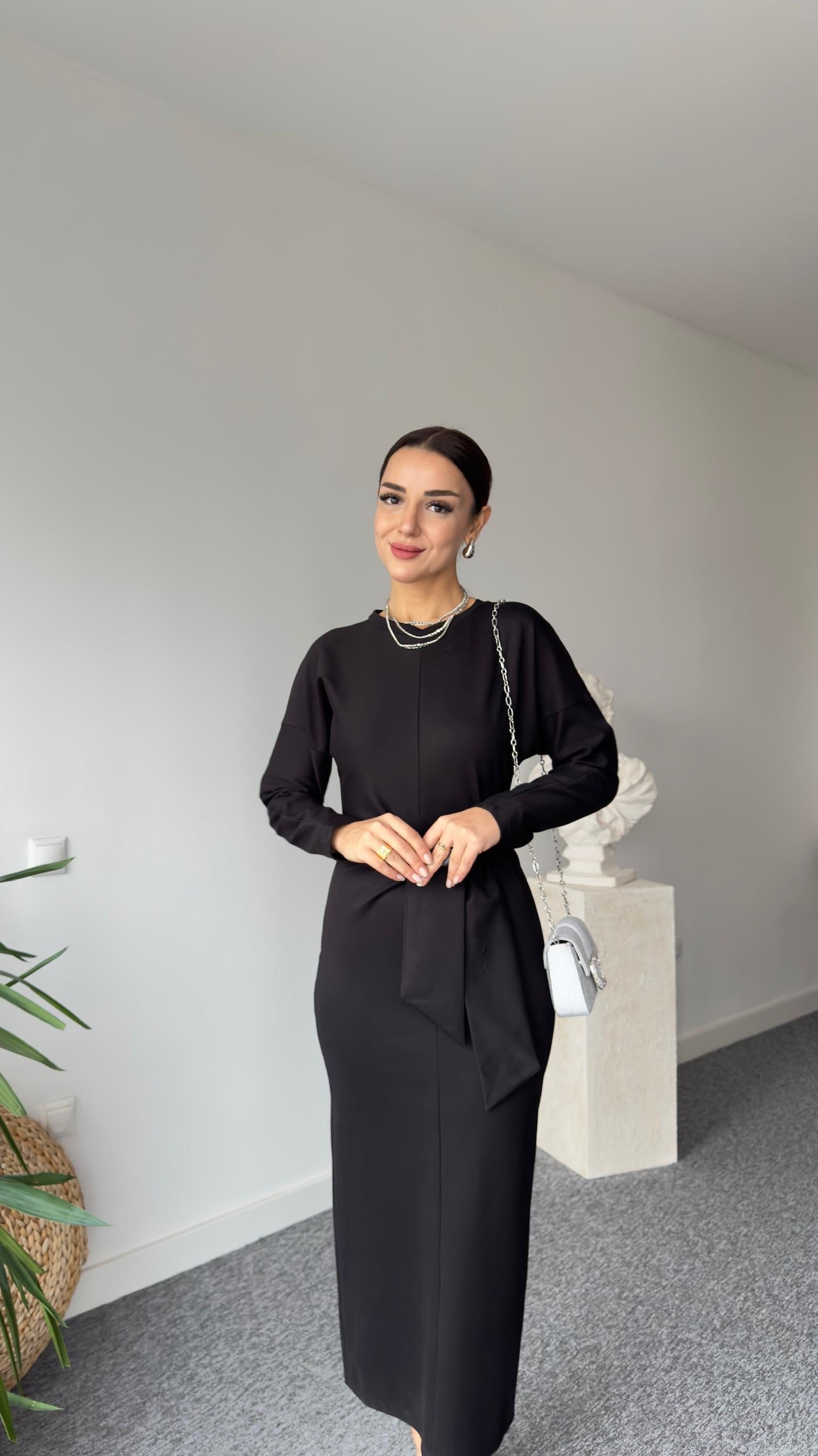 Orj  Model Ön Fiyonklu Çelik Örme Elbise