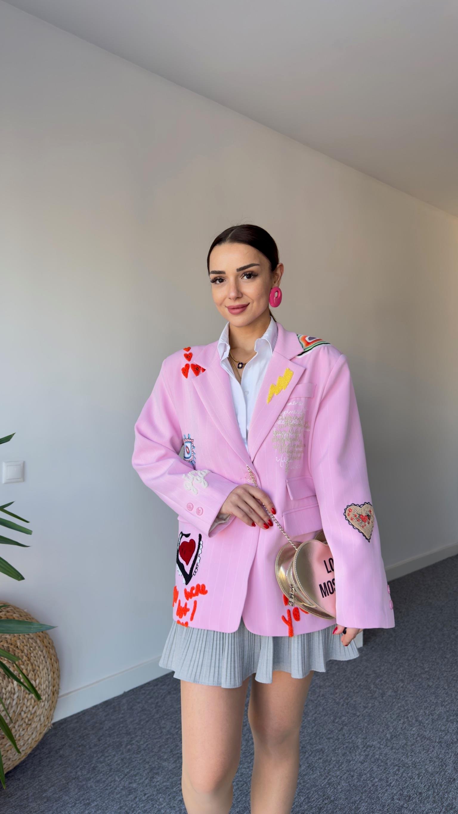 Femme İşleme Ve Yazı Detay Tasarım Pembe Blazer