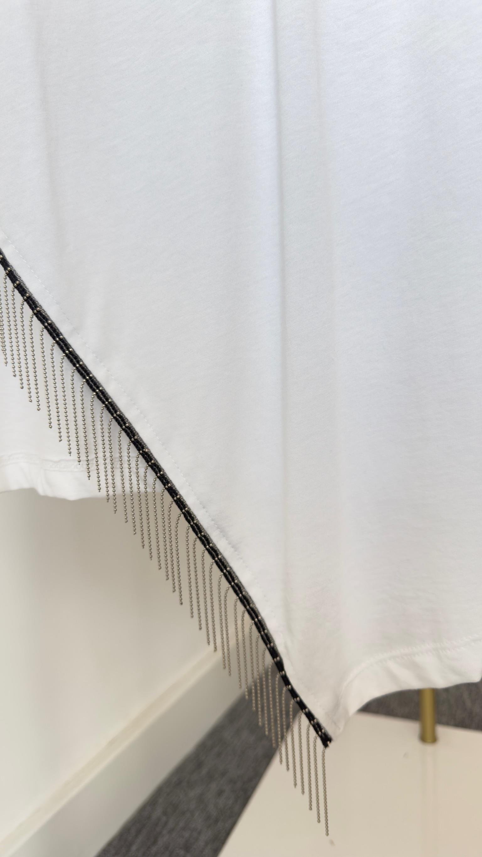 Zincir Detaylı Beyaz Tshirt