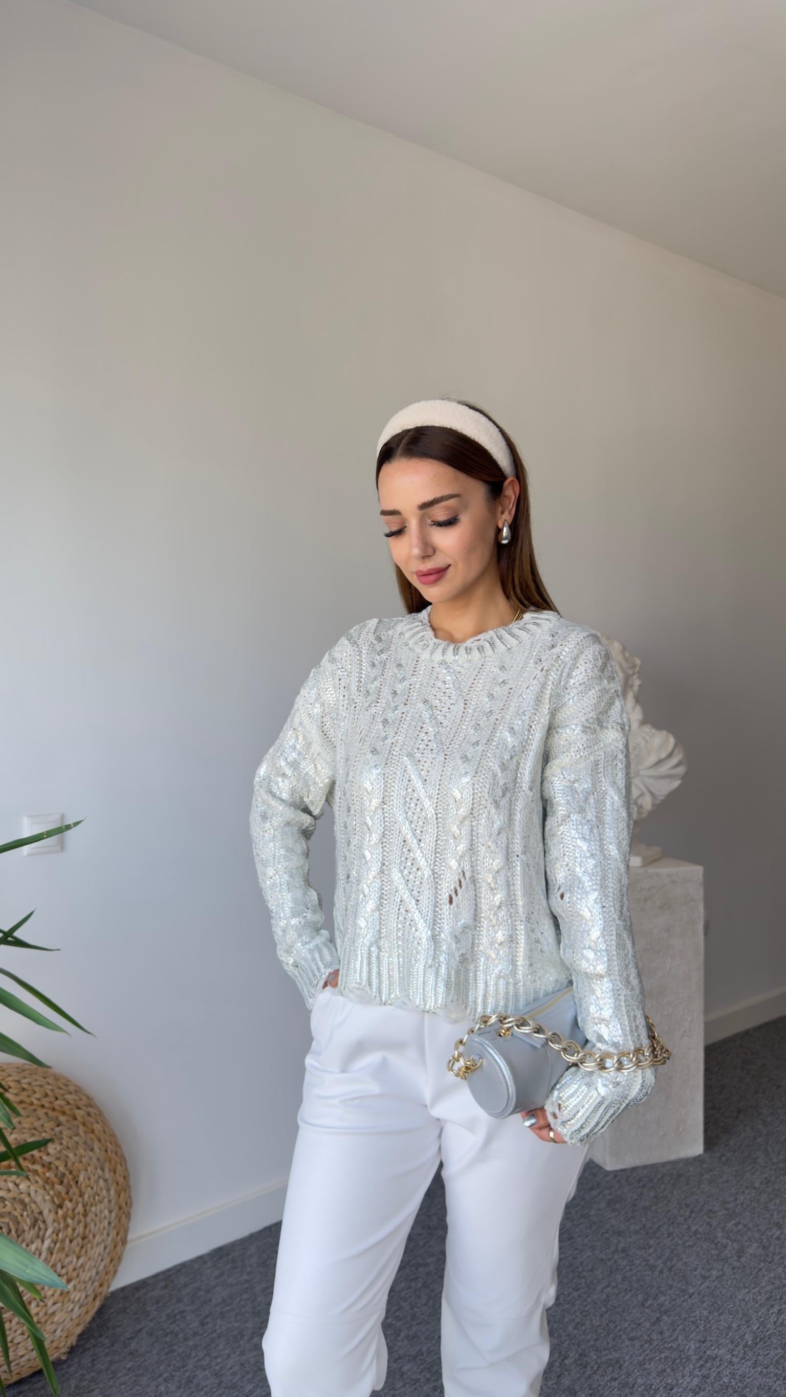 Örgü Desen Varaklı Gümüş Kazak