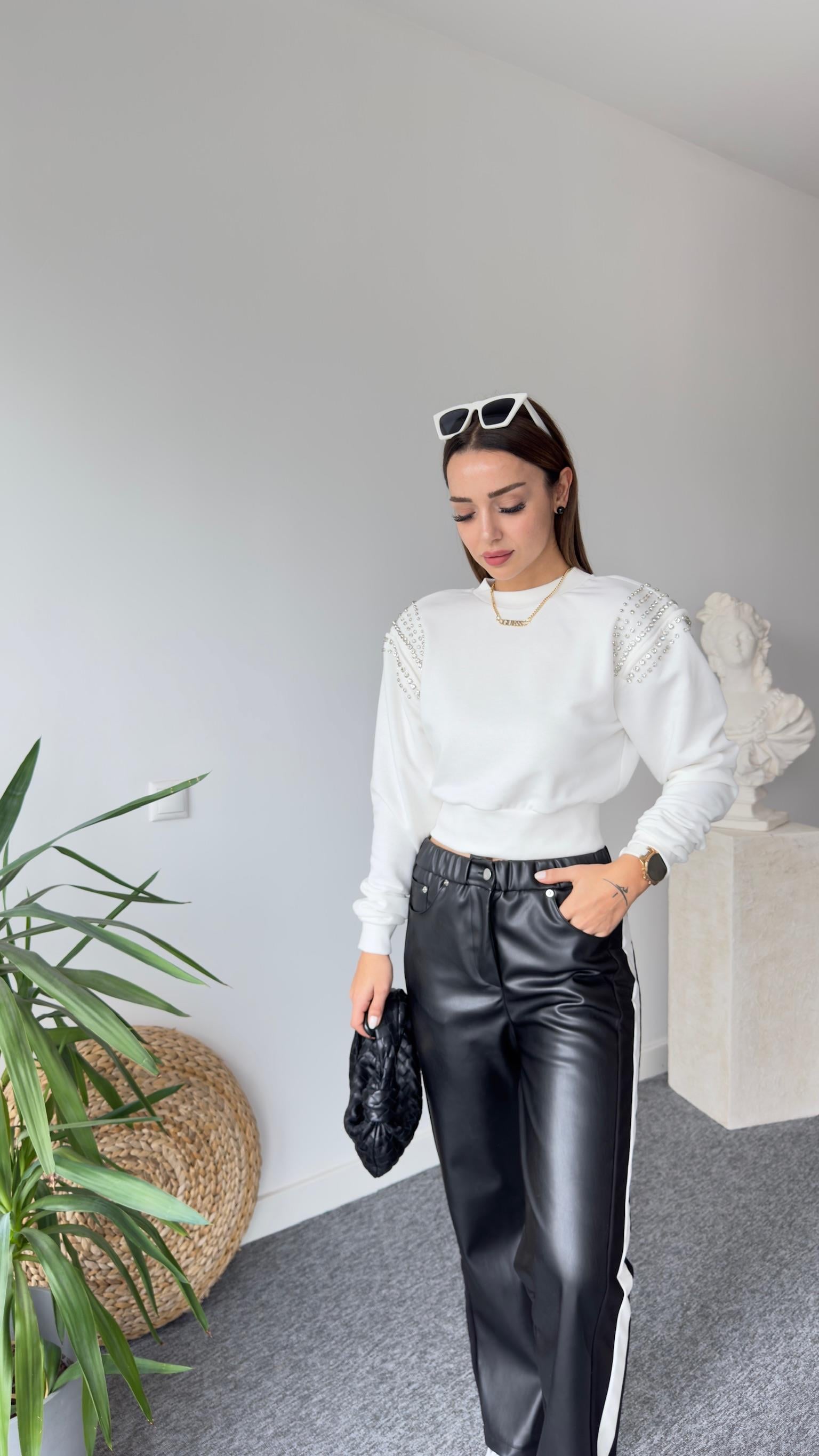 Rime Omuzlar Taşlı Beyaz Sweat