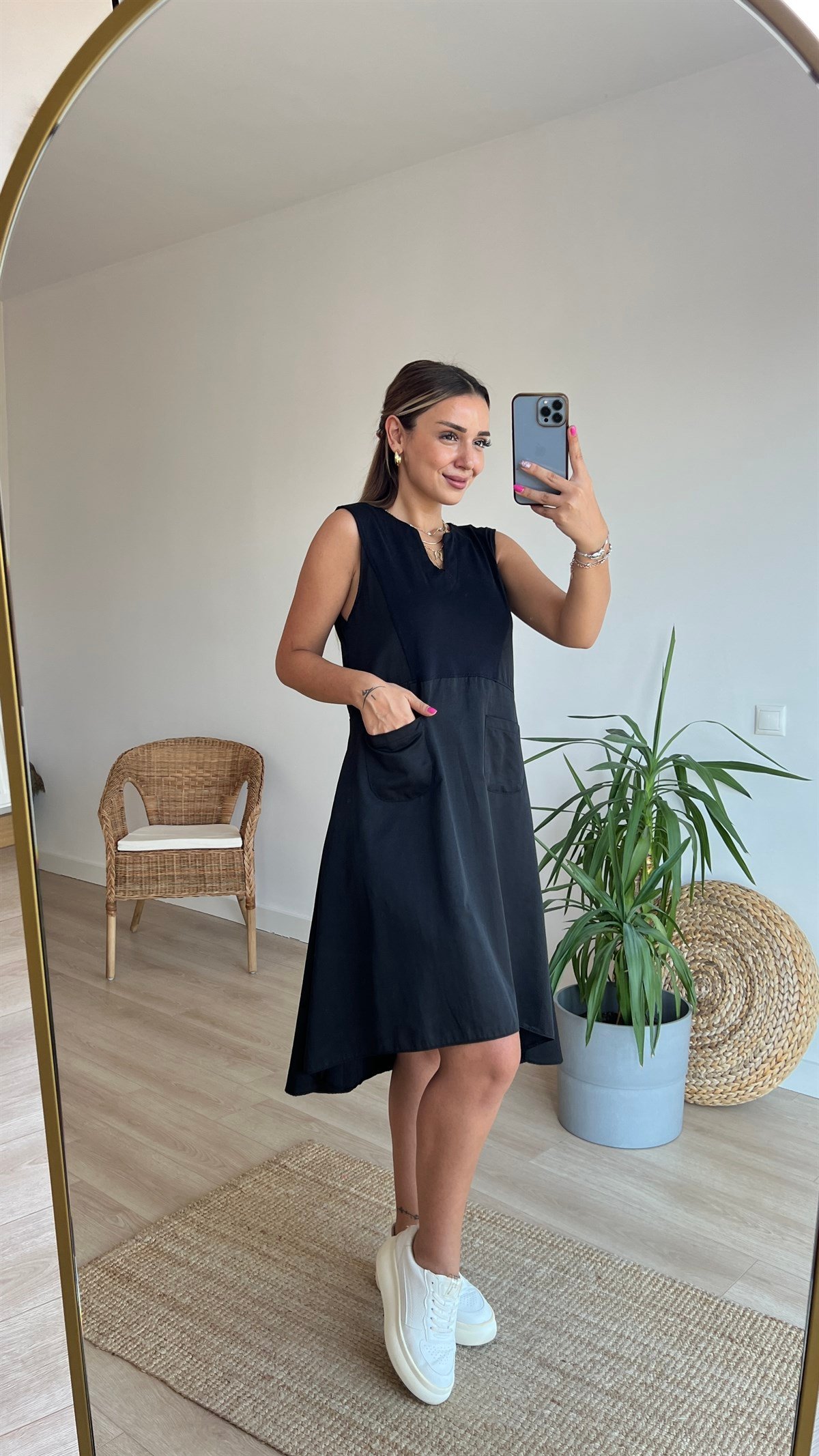 Poplin Detaylı Cepli Siyah Elbise 