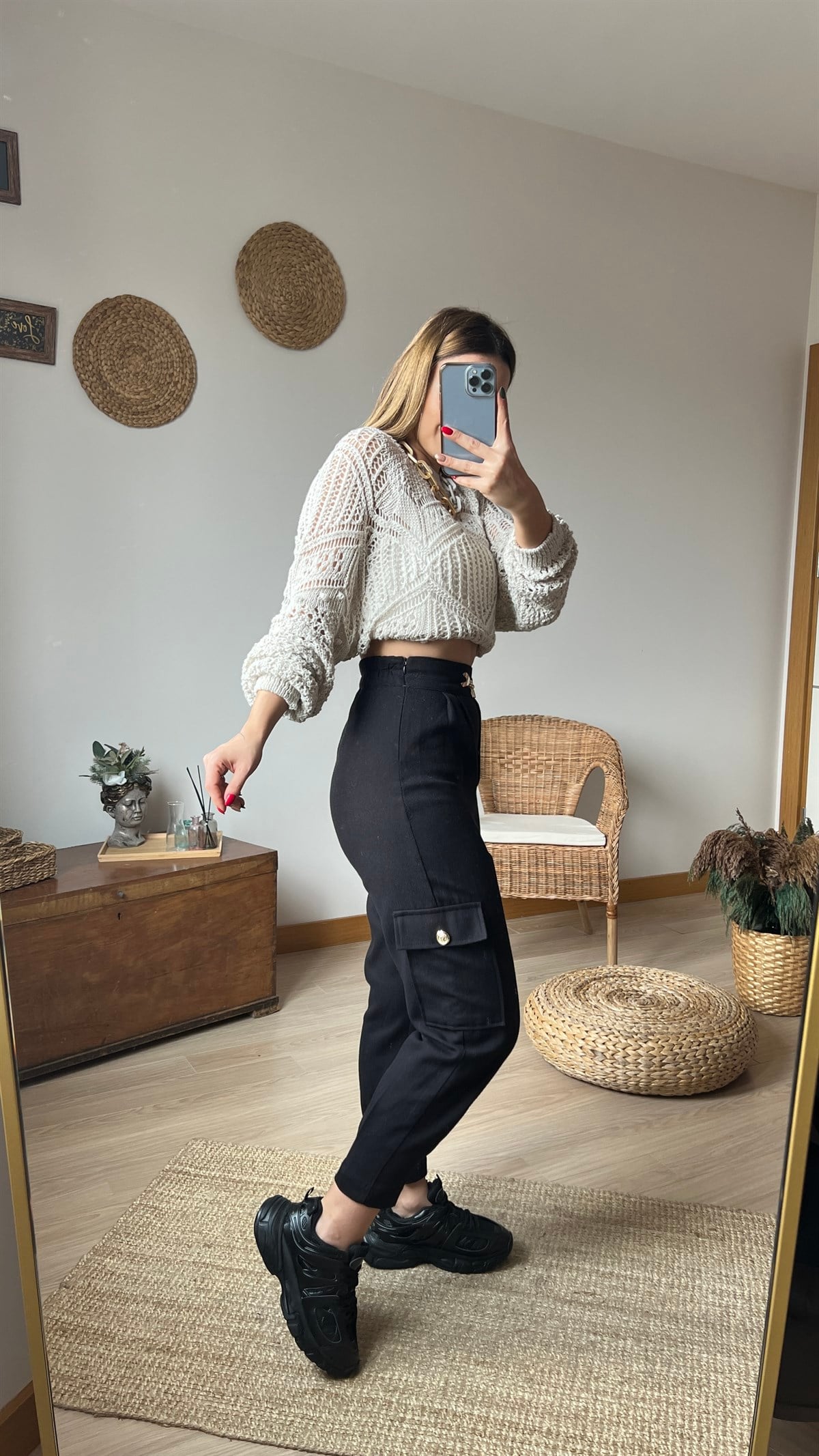 Beli Zincir Detaylı Gabardin Pantolon
