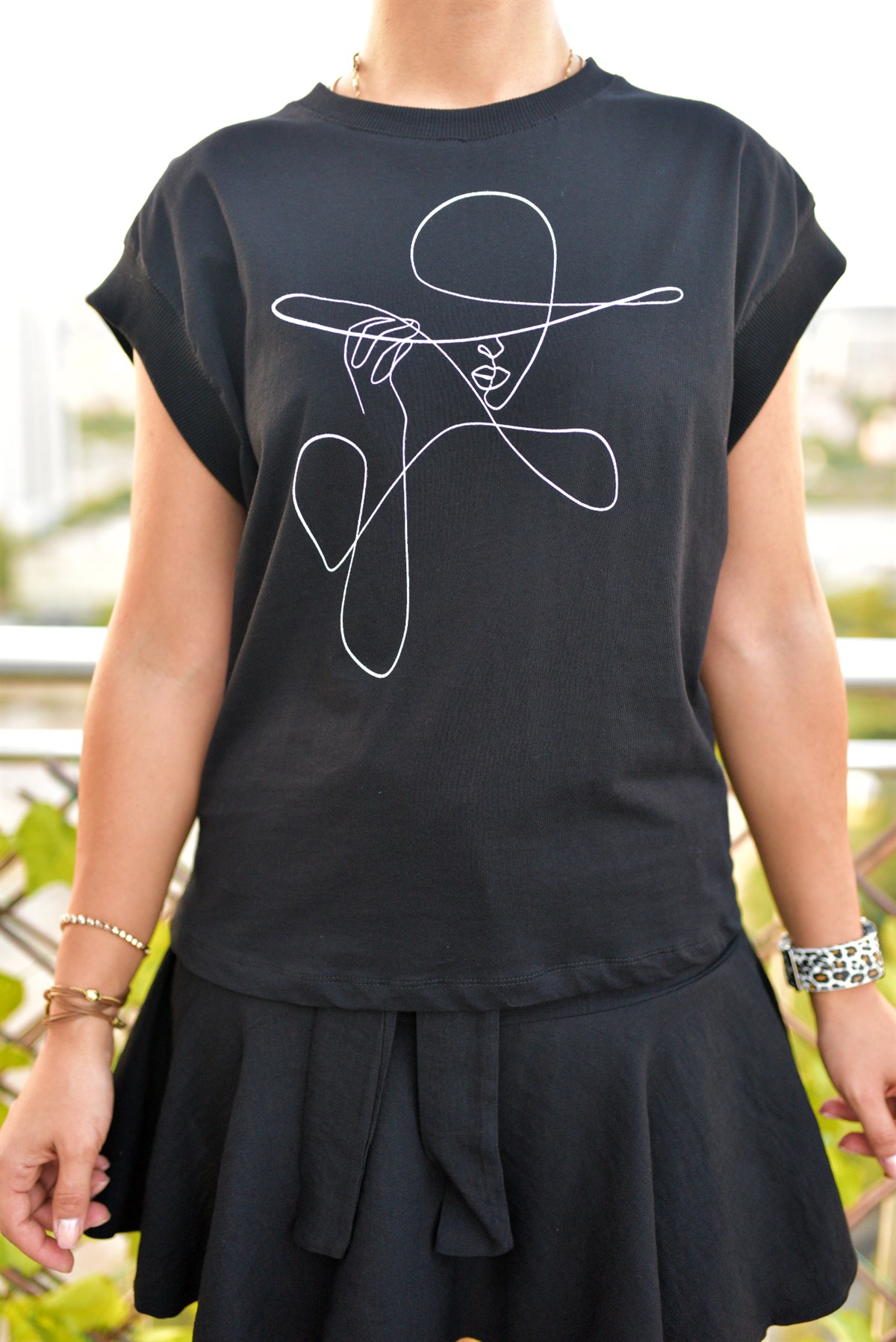 Kız Baskılı Siyah Tshirt