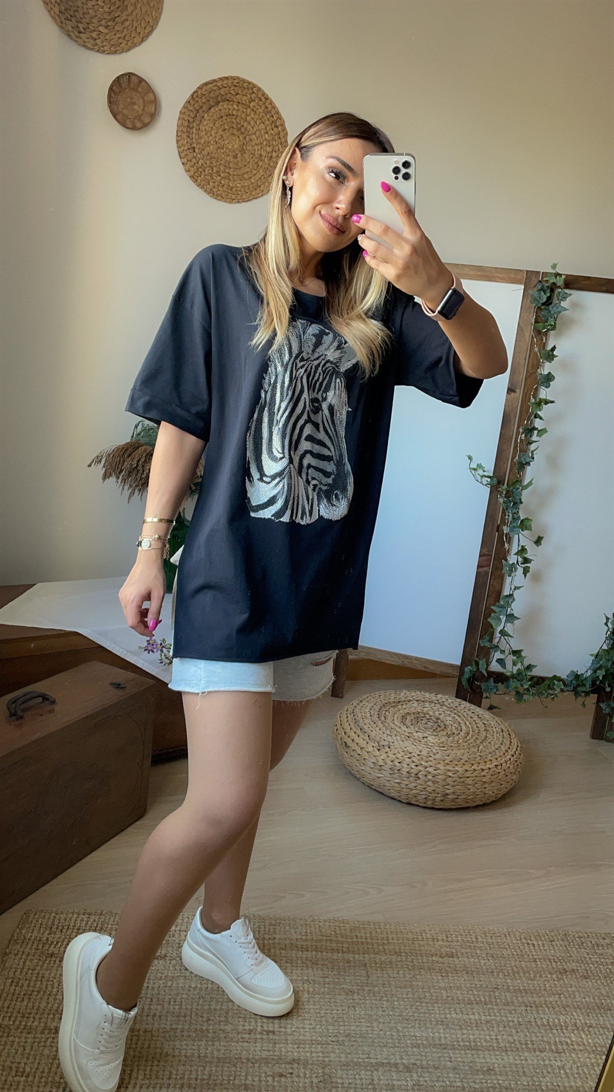 Taş İşlemeli Siyah Zebra Tshirt