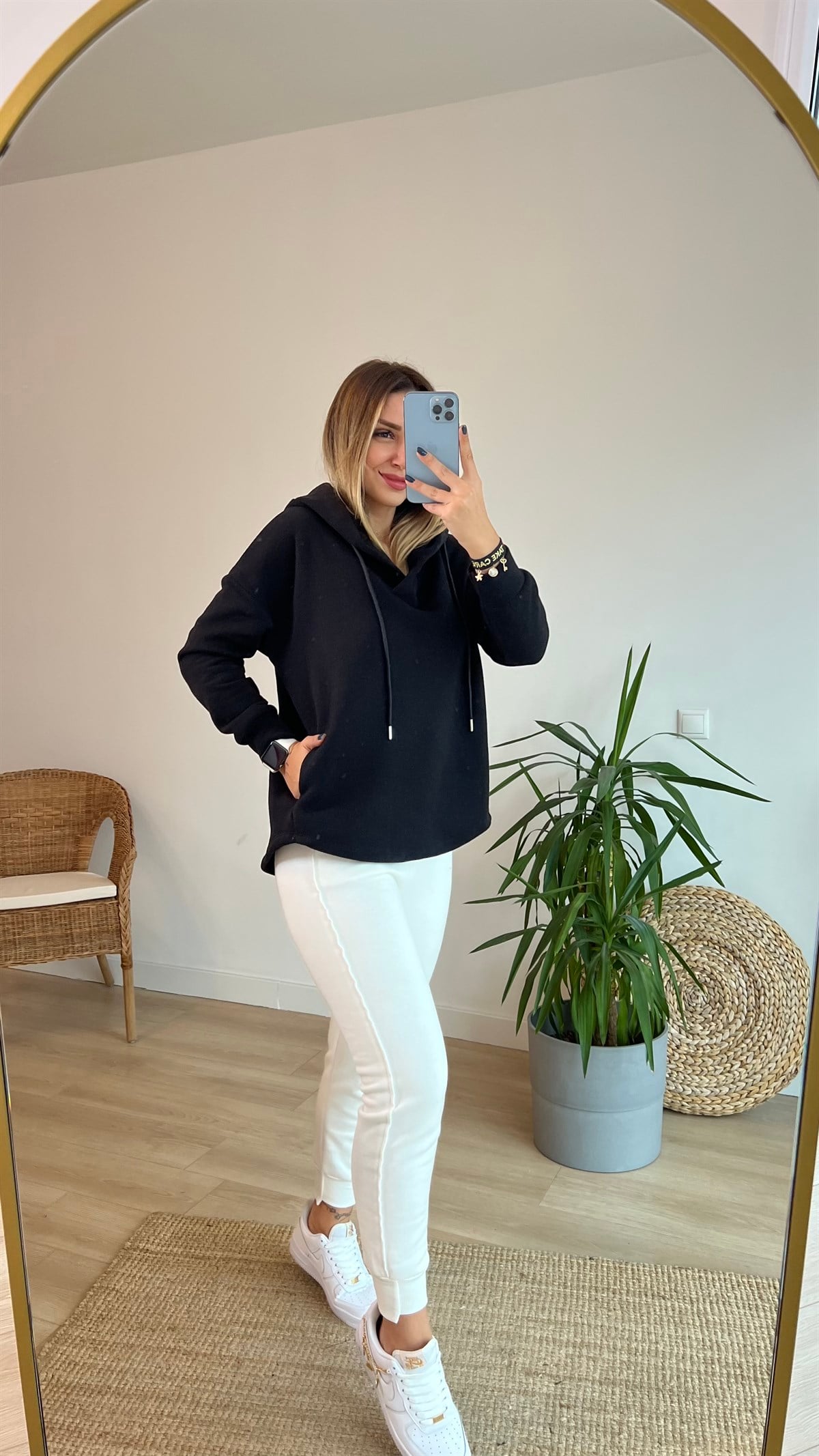  Kapüşonlu Yaka Detay Siyah Sweatshirt