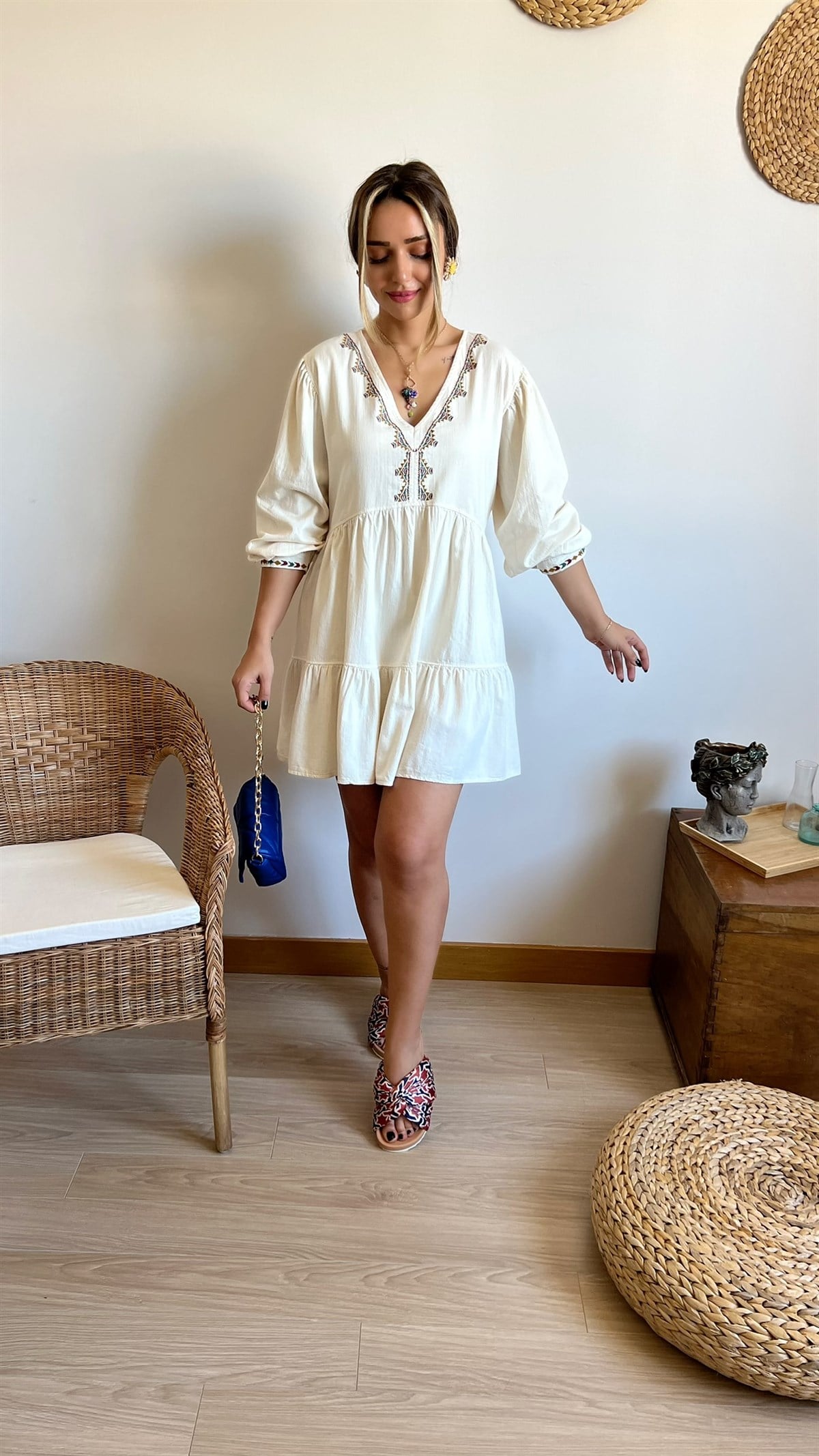 Zara Model Nakış Detaylı Elbise