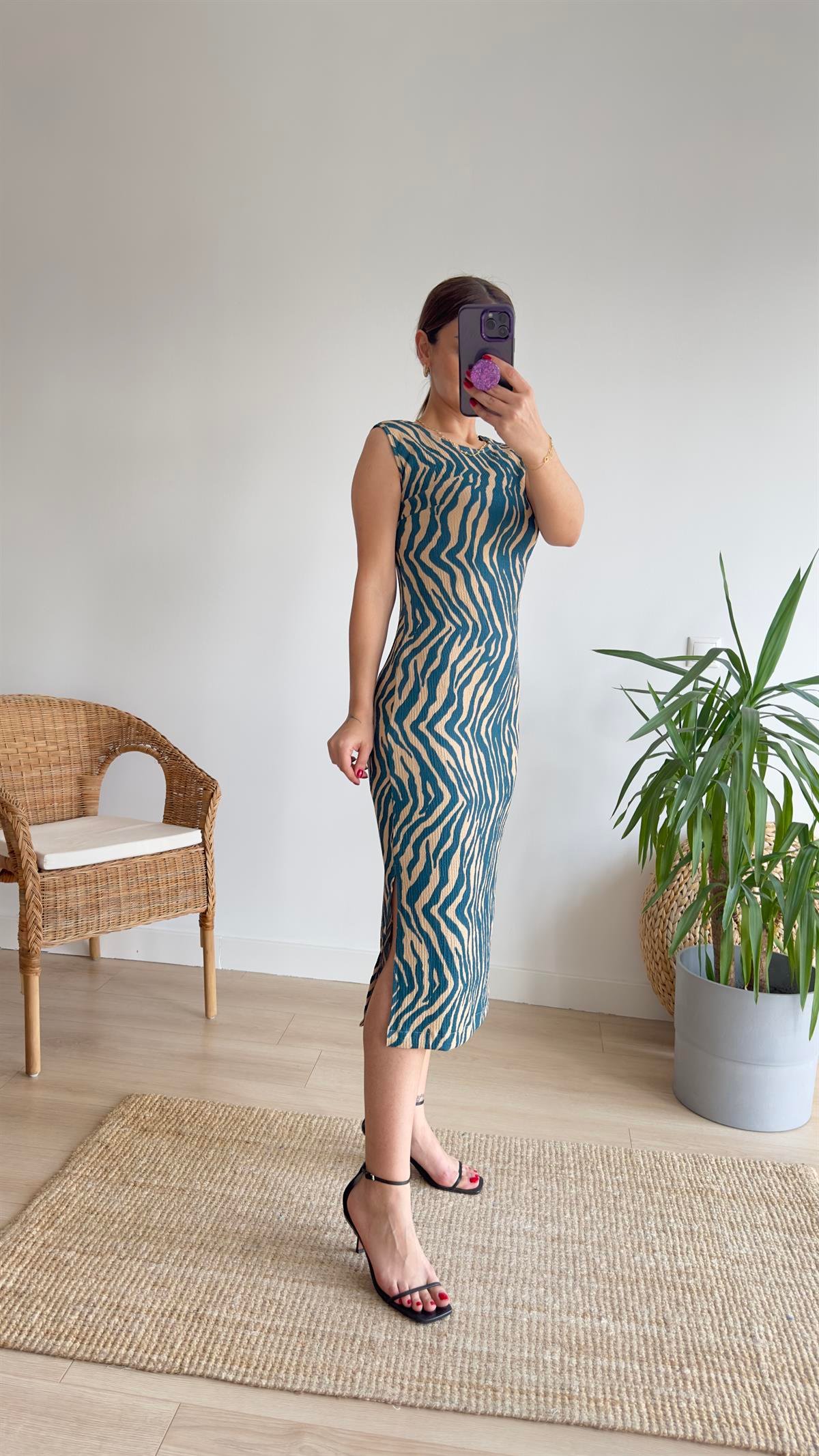 Yeşil Zebra Desen Yırtmaçlı Elbise