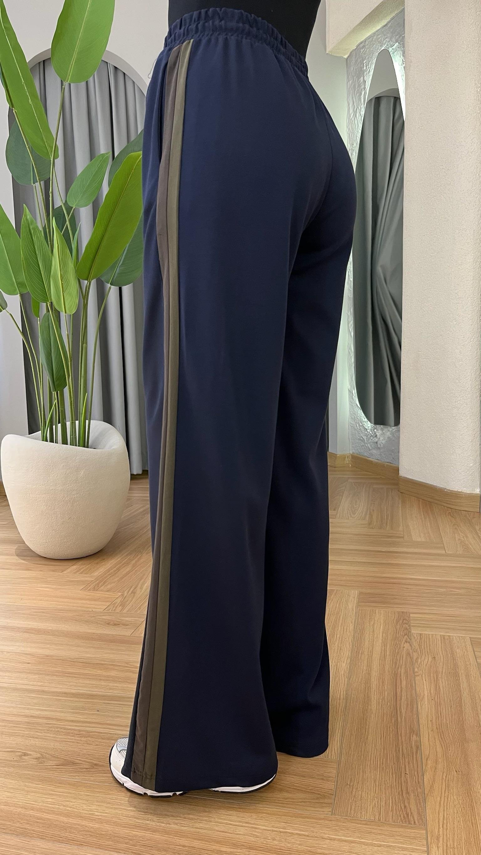 Lacivert Darci Trenç Detaylı Tasarım Takım