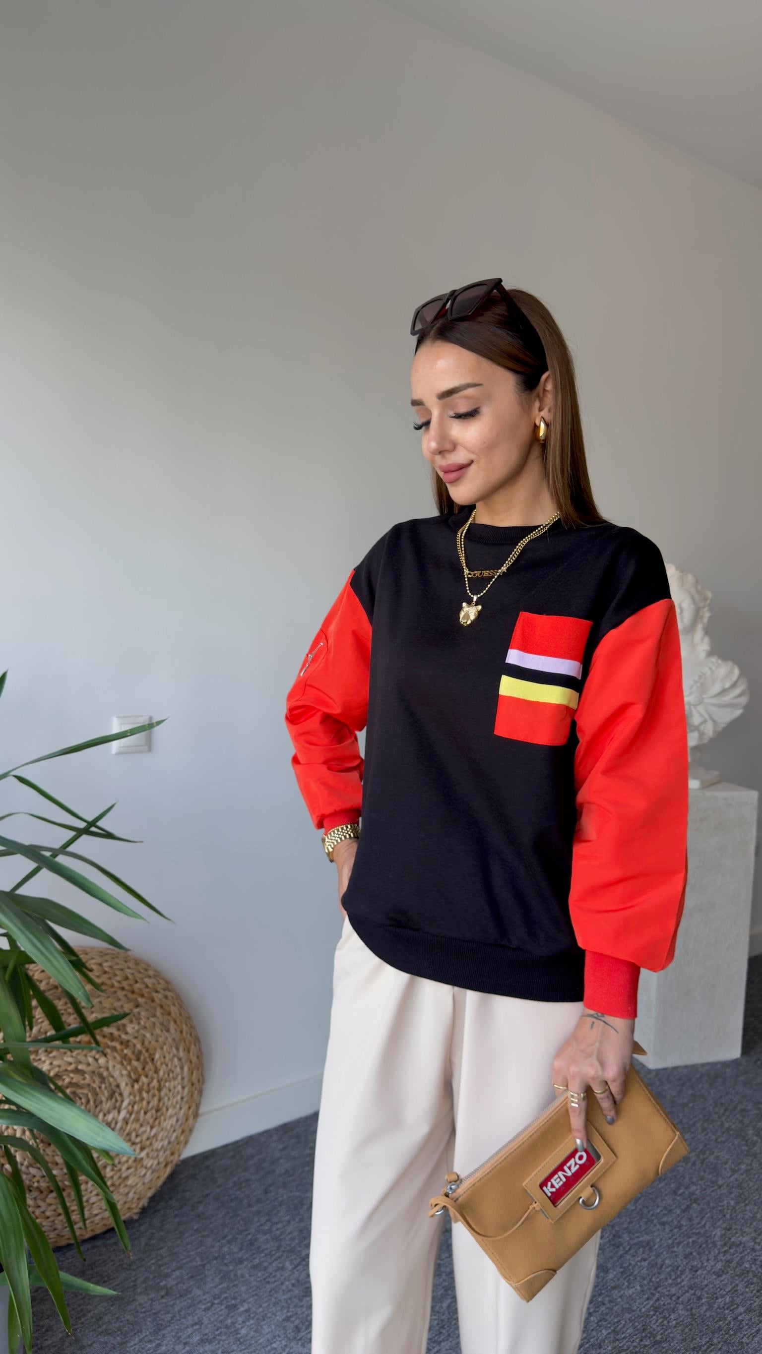 Kollar Kırmızı Paraşüt Detaylı Sweat