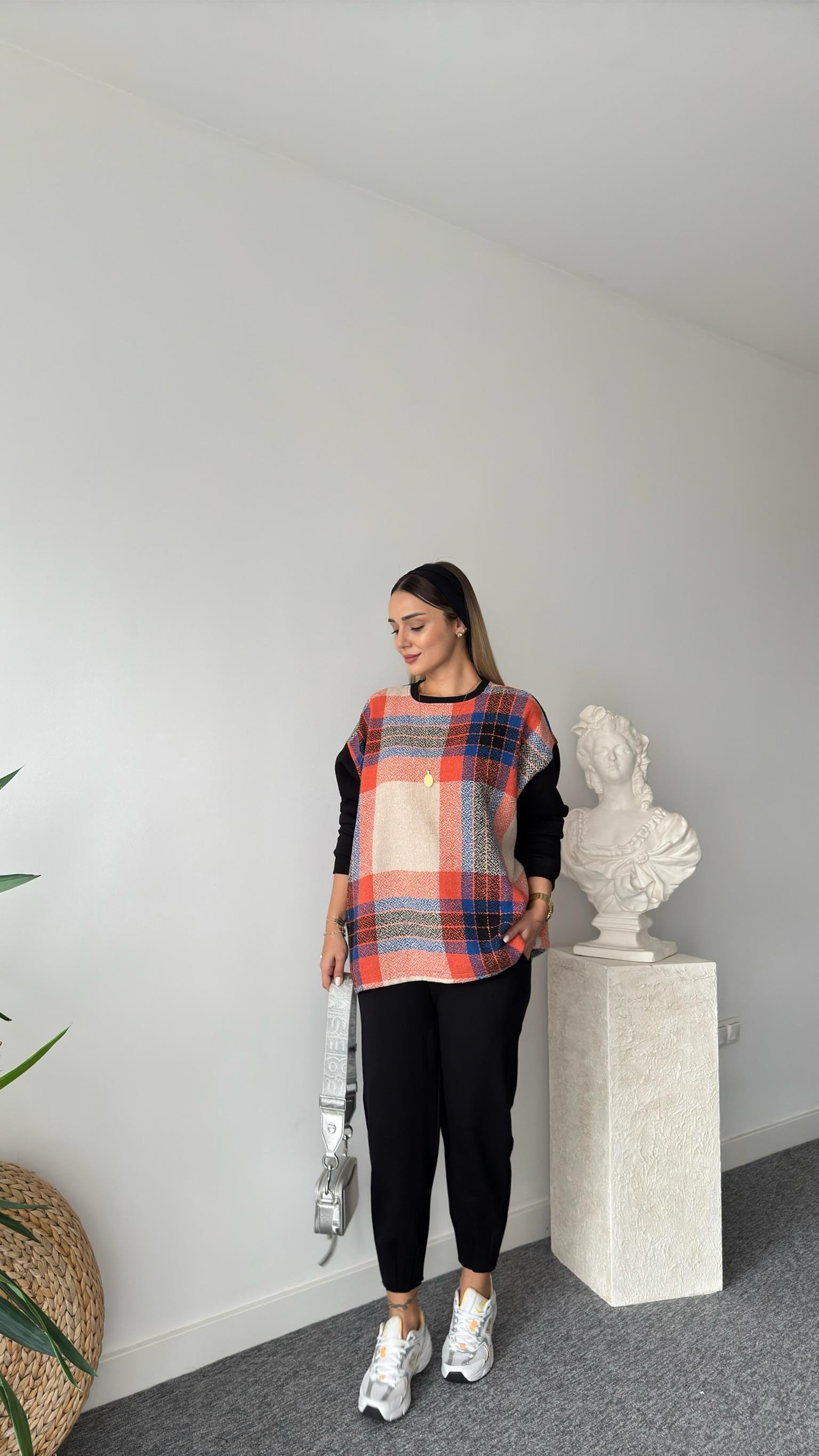 Ekose Desen Kolları Düz Salaş Sweat