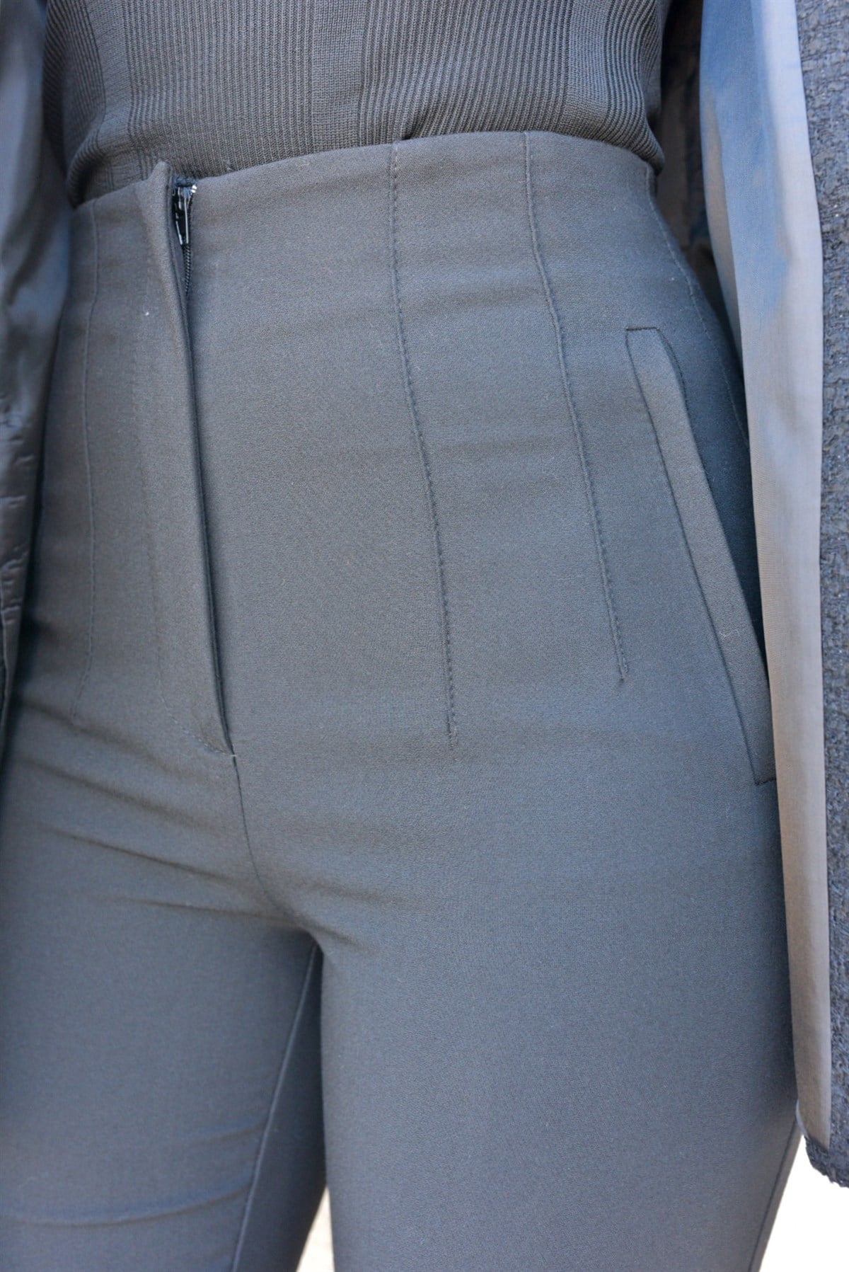 Zara Model Pens Detaylı Siyah Pantolon