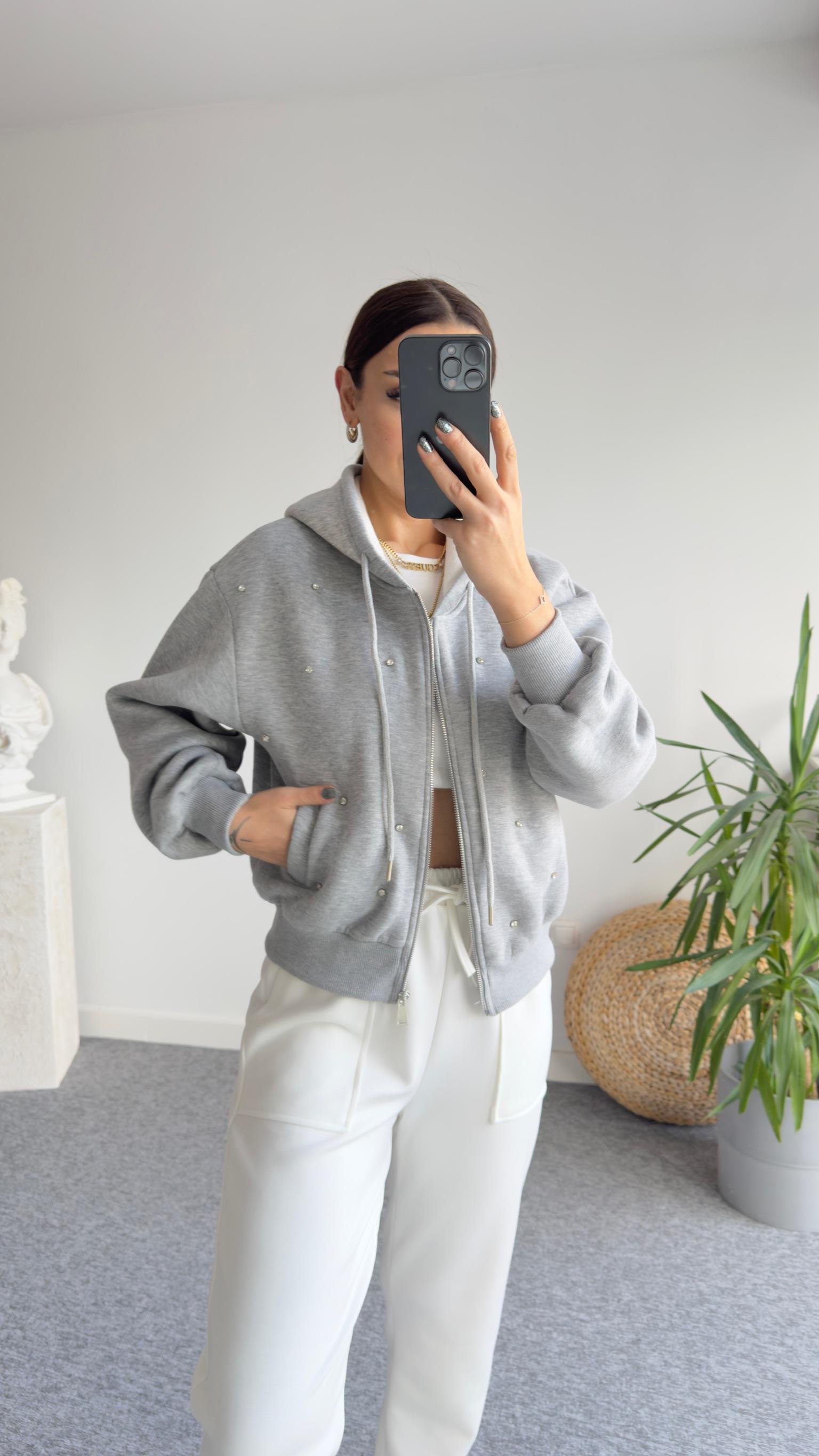 Tw Model Taşlı Gri Hırka