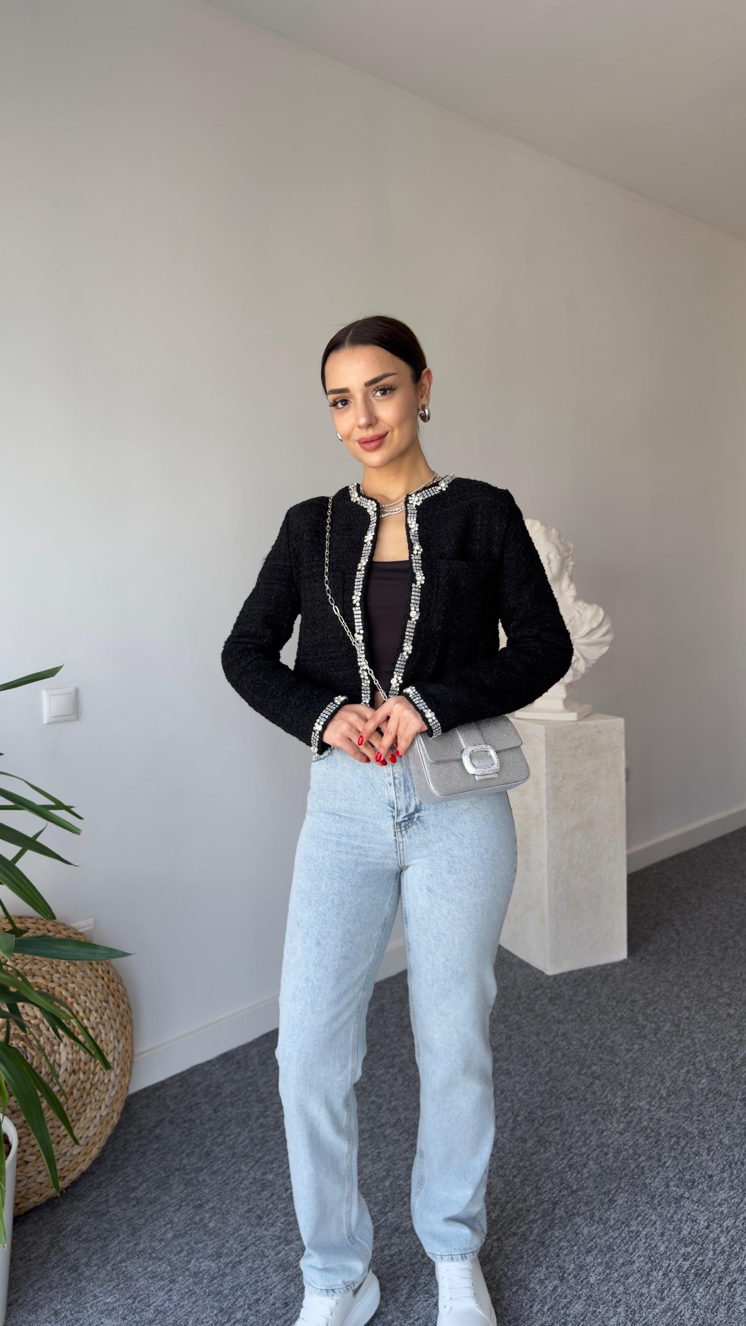 Biyesi Taşlı Siyah Tüvit Ceket