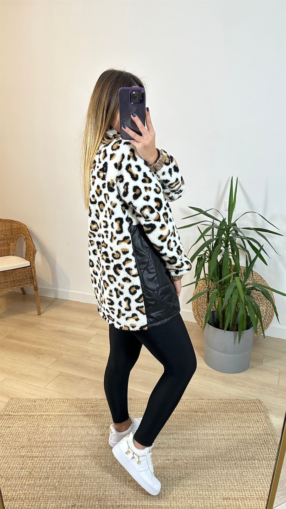 Kapitone Detaylı Ekru Leopar Peluş