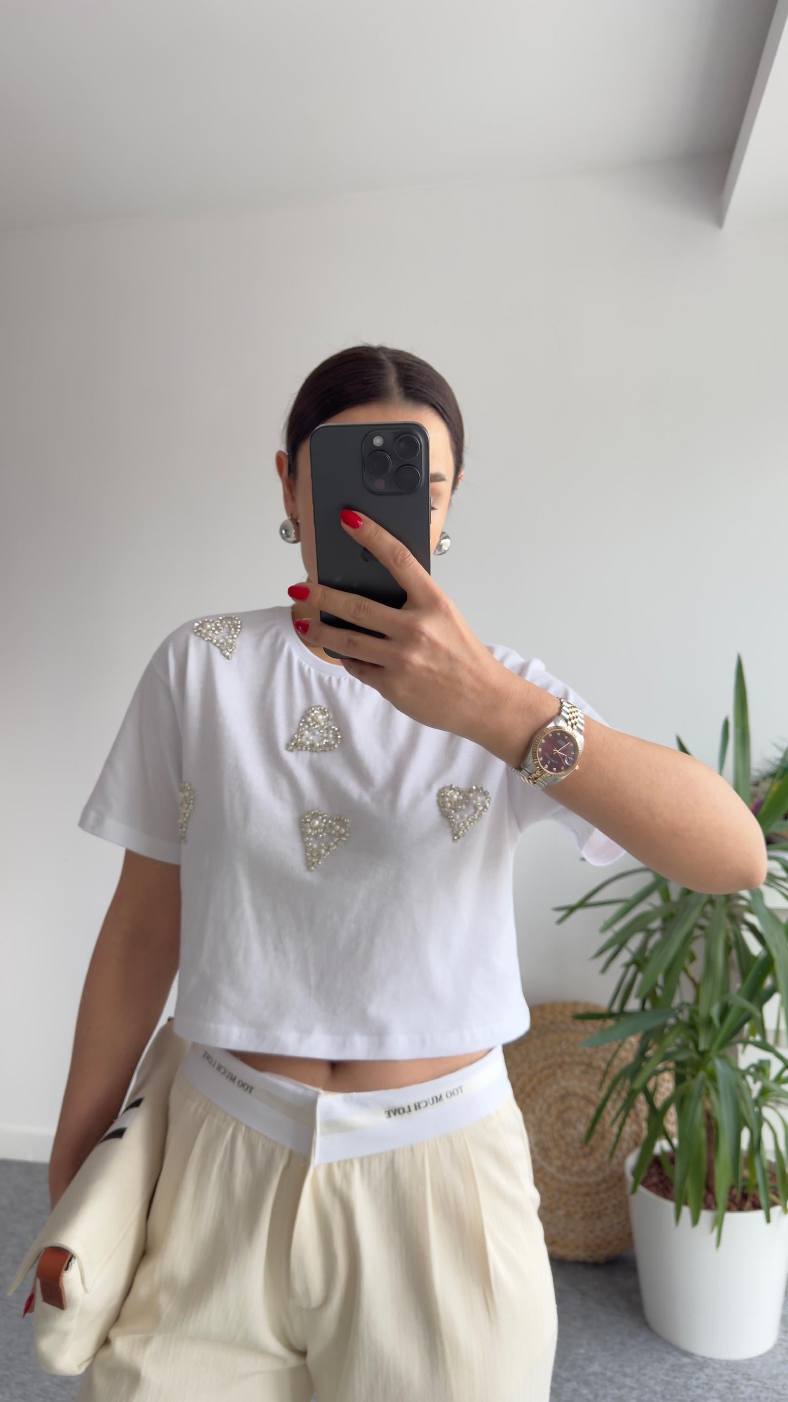 Taşlı Kalp İşlemeli Beyaz Tshirt